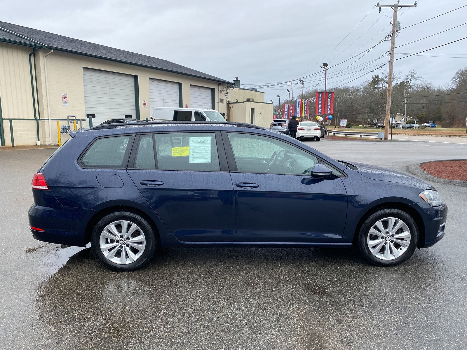 2018 Volkswagen Golf SportWagen S 4