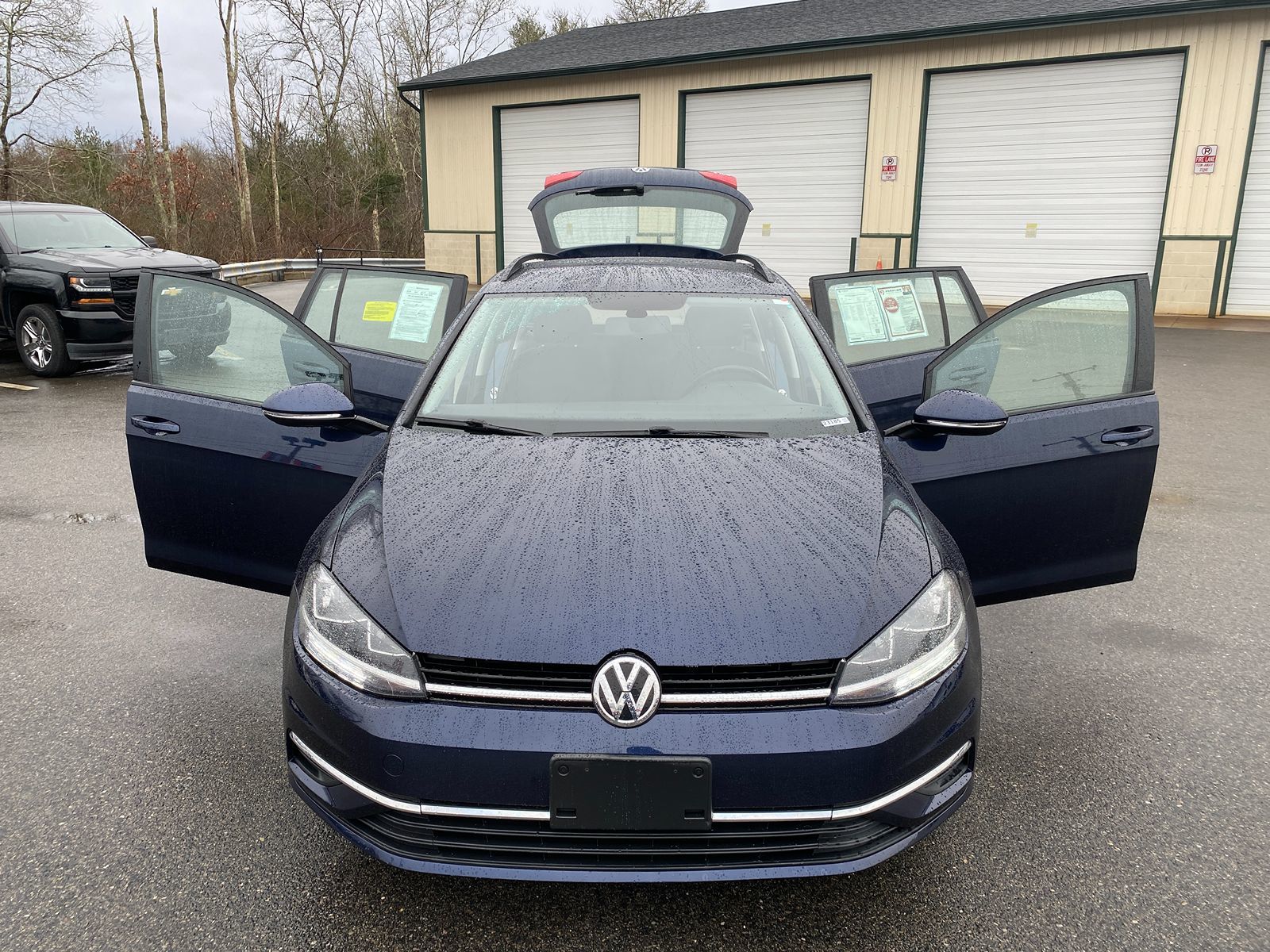 2018 Volkswagen Golf SportWagen S 29