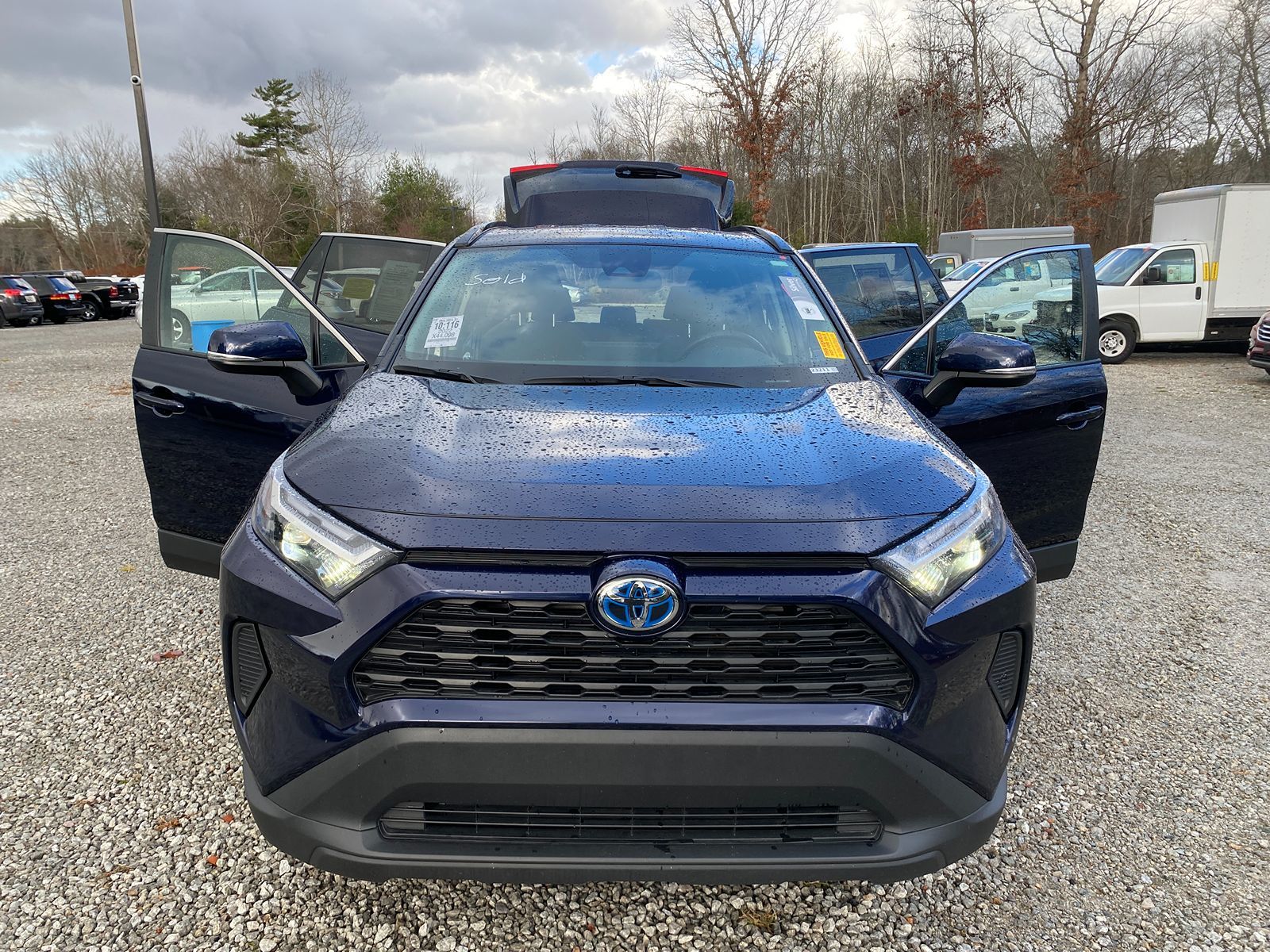 2022 Toyota RAV4 Hybrid XLE 28