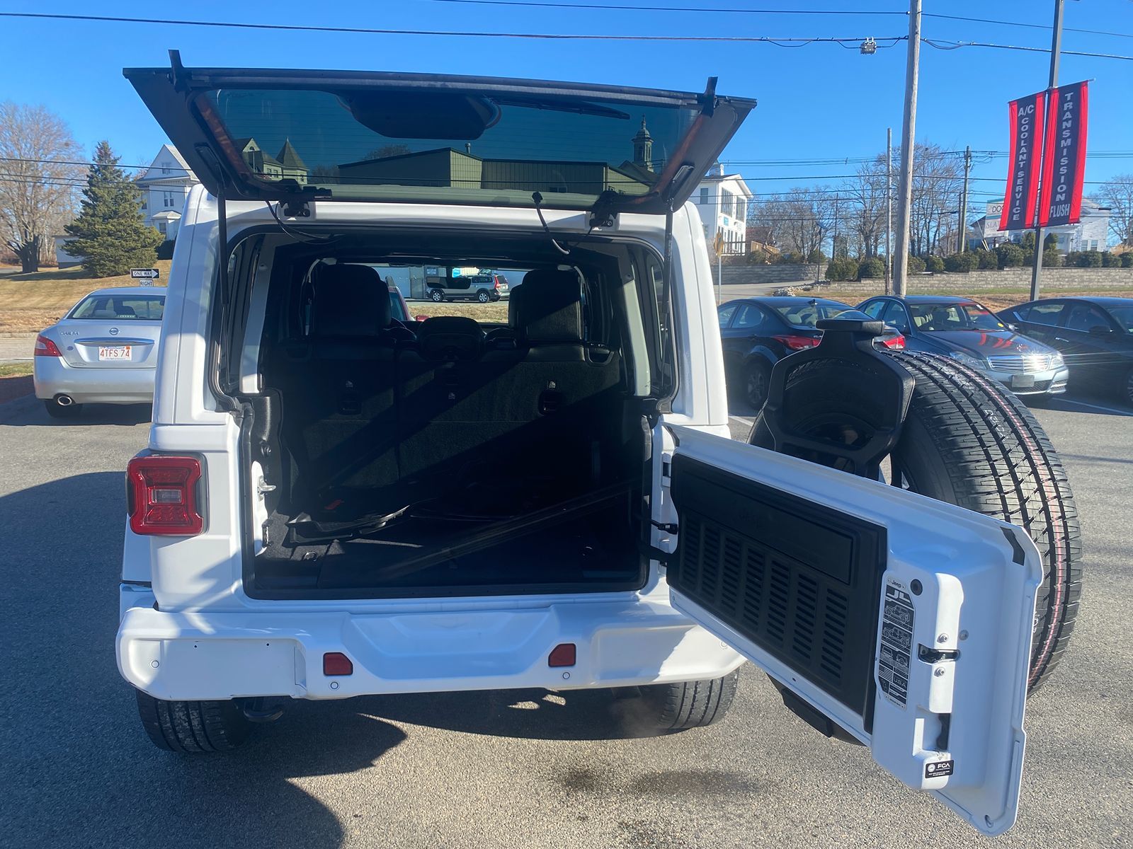 2021 Jeep Wrangler Unlimited Sahara High Altitude 26