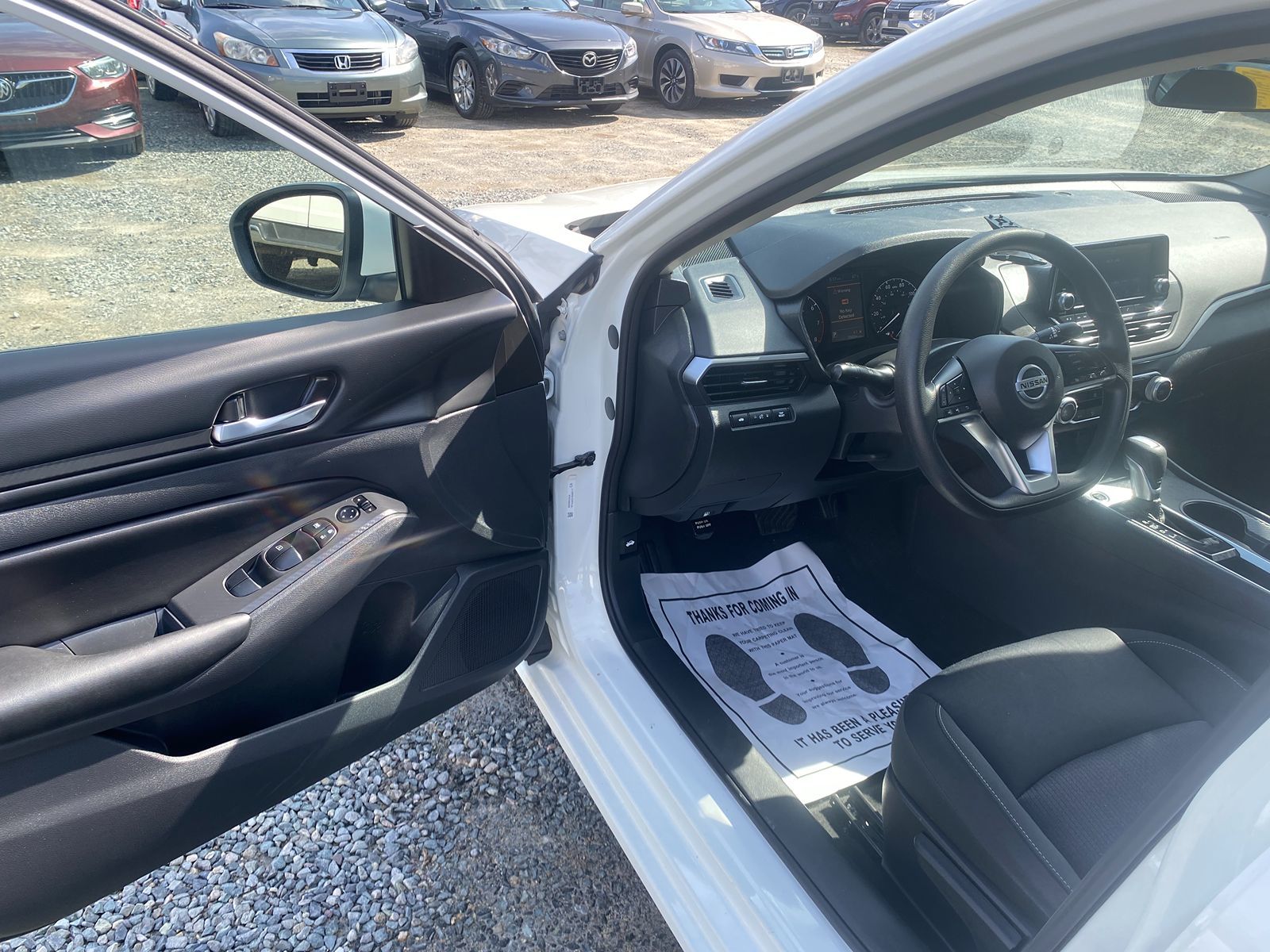 2022 Nissan Altima 2.5 S photo 9