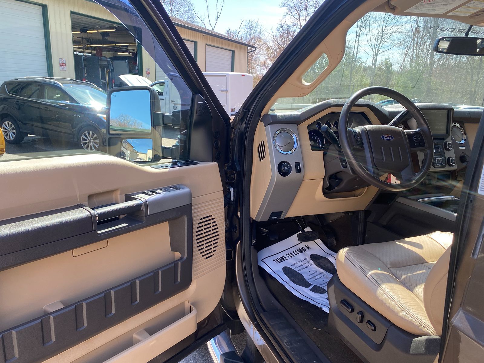 2015 Ford F-350 Lariat photo 3
