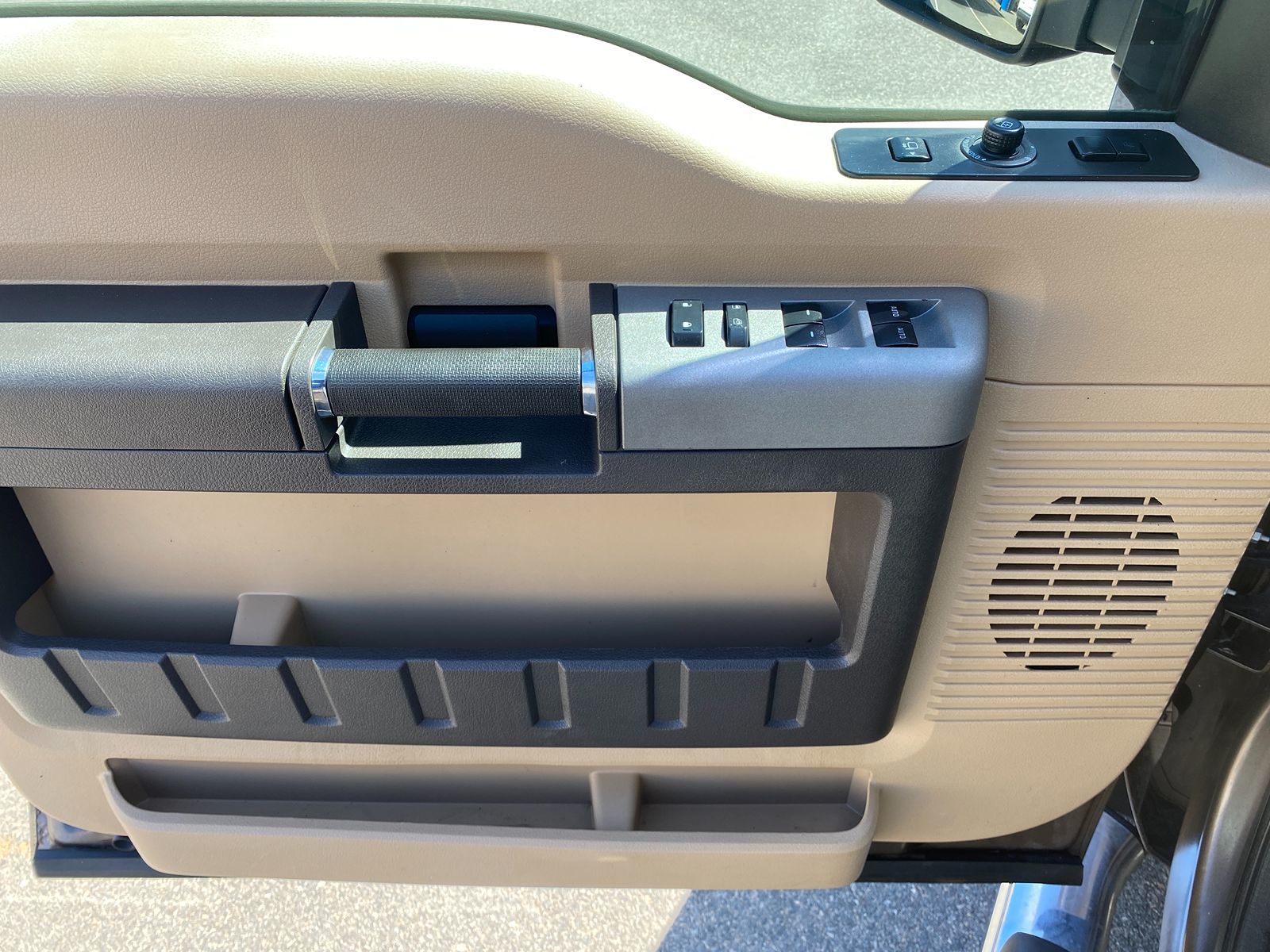 2015 Ford F-350 Lariat photo 4