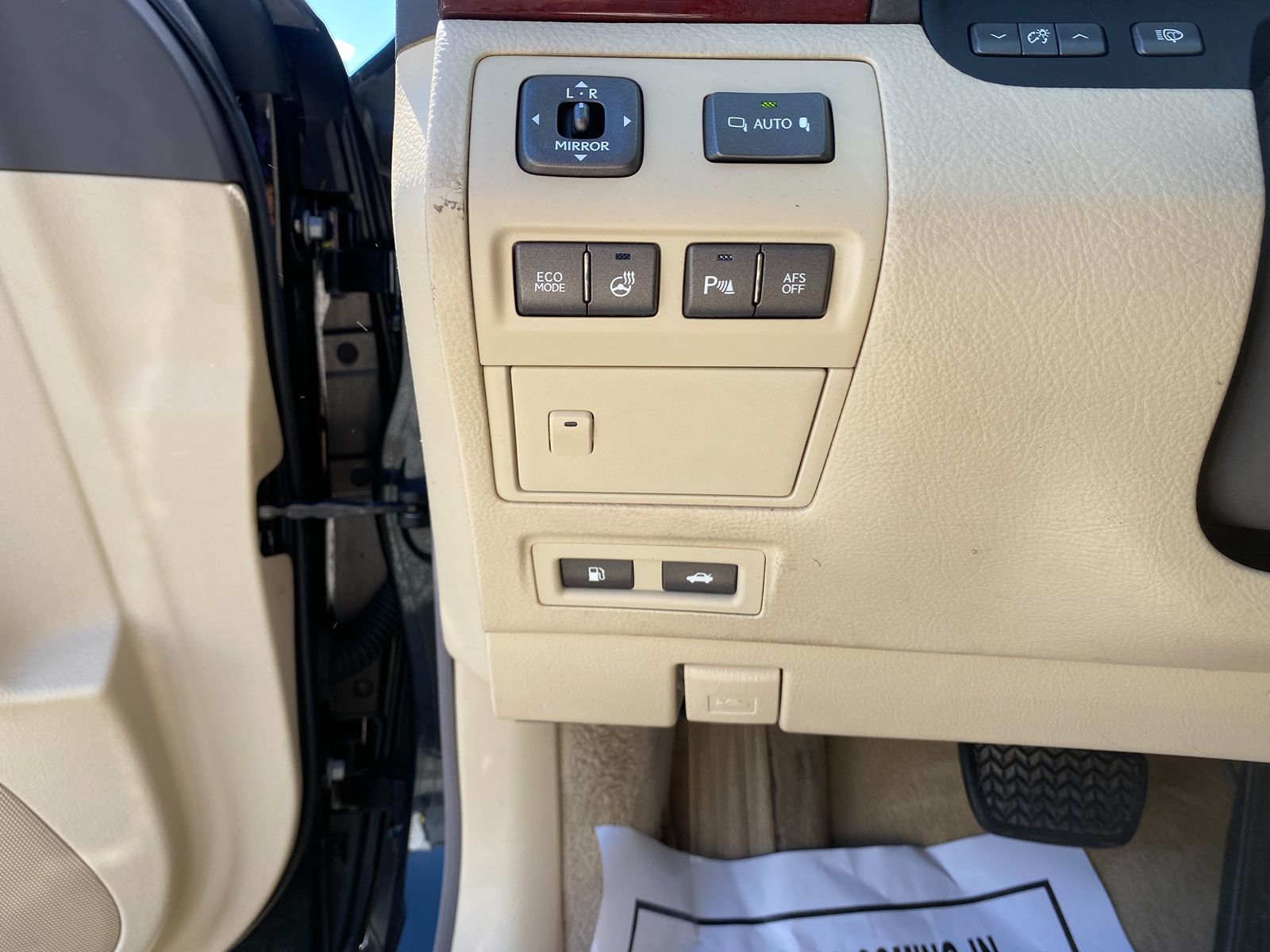 2011 Lexus LS 460 AWD photo 12