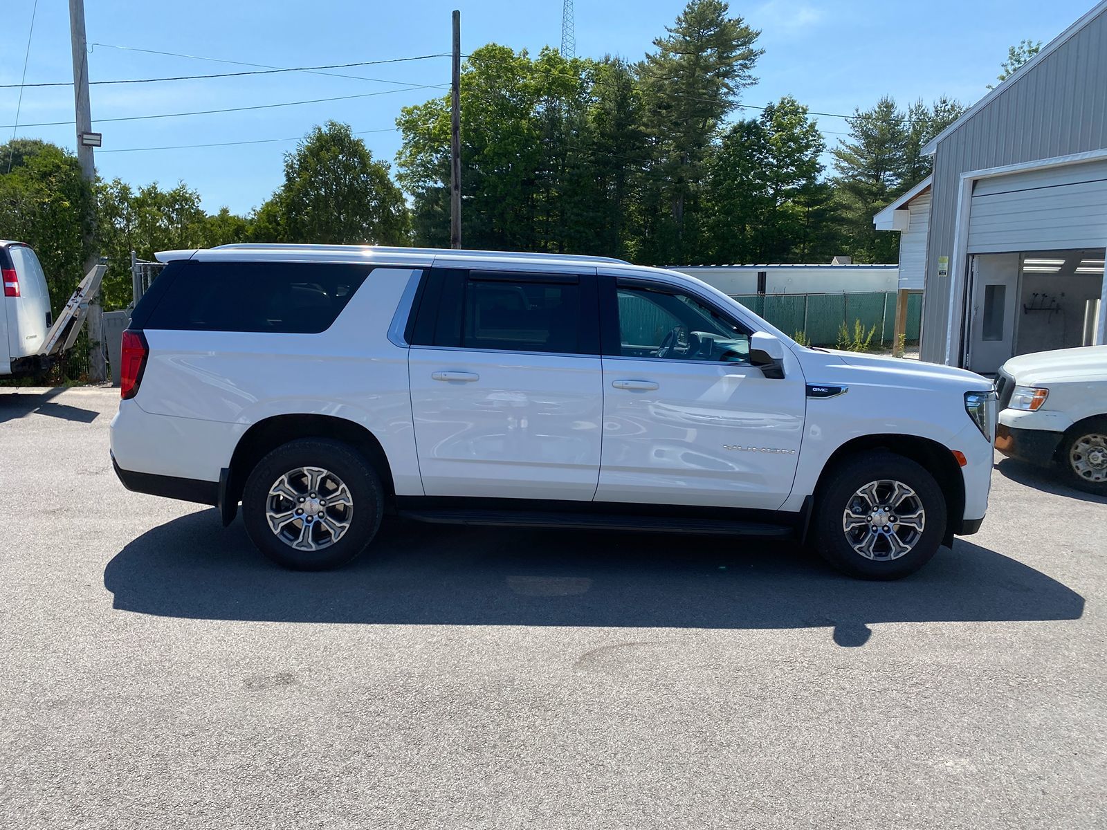 2021 Gmc Yukon XL SLE photo 4