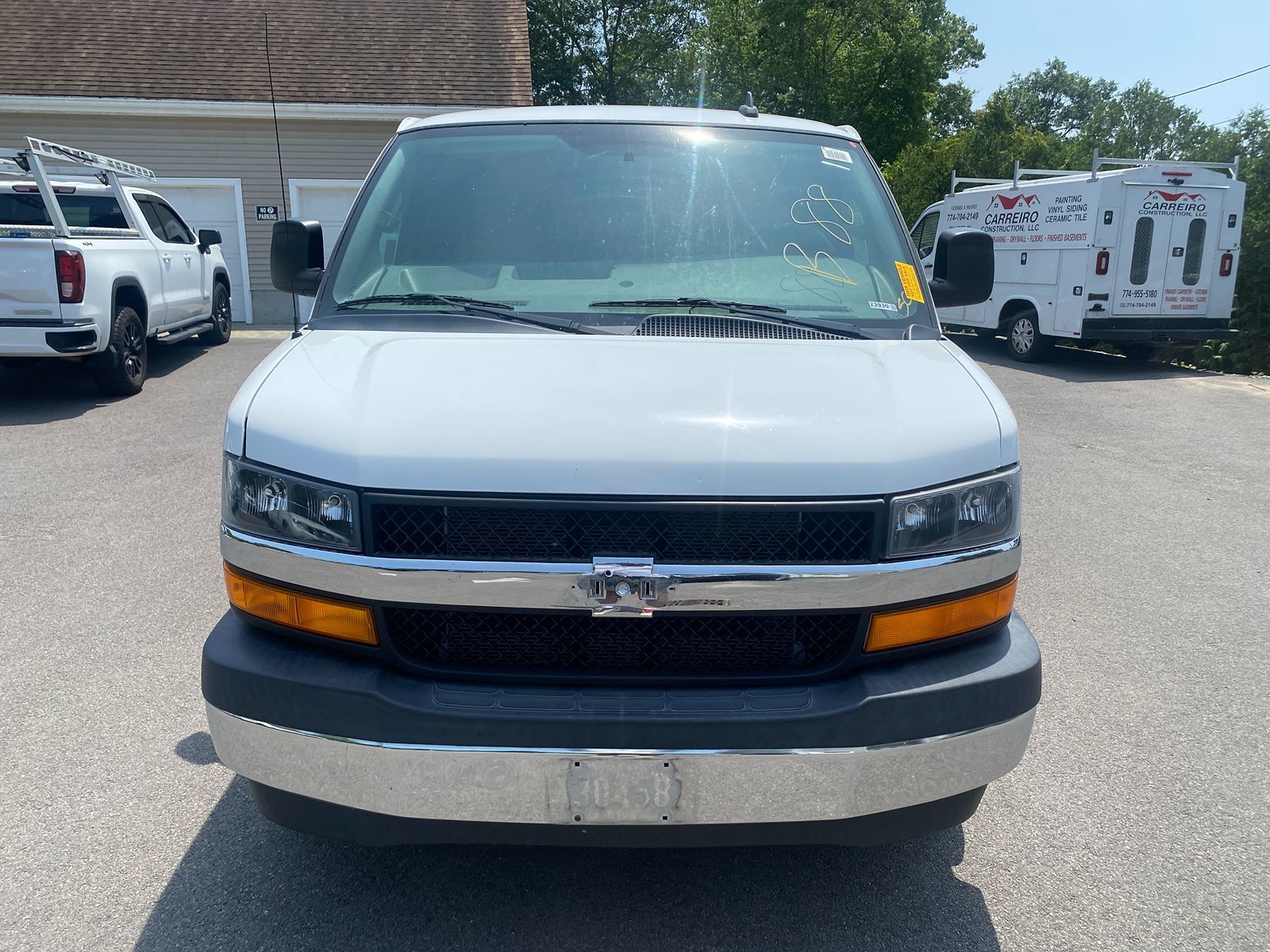 2017 Chevrolet Express Passenger LT photo 3