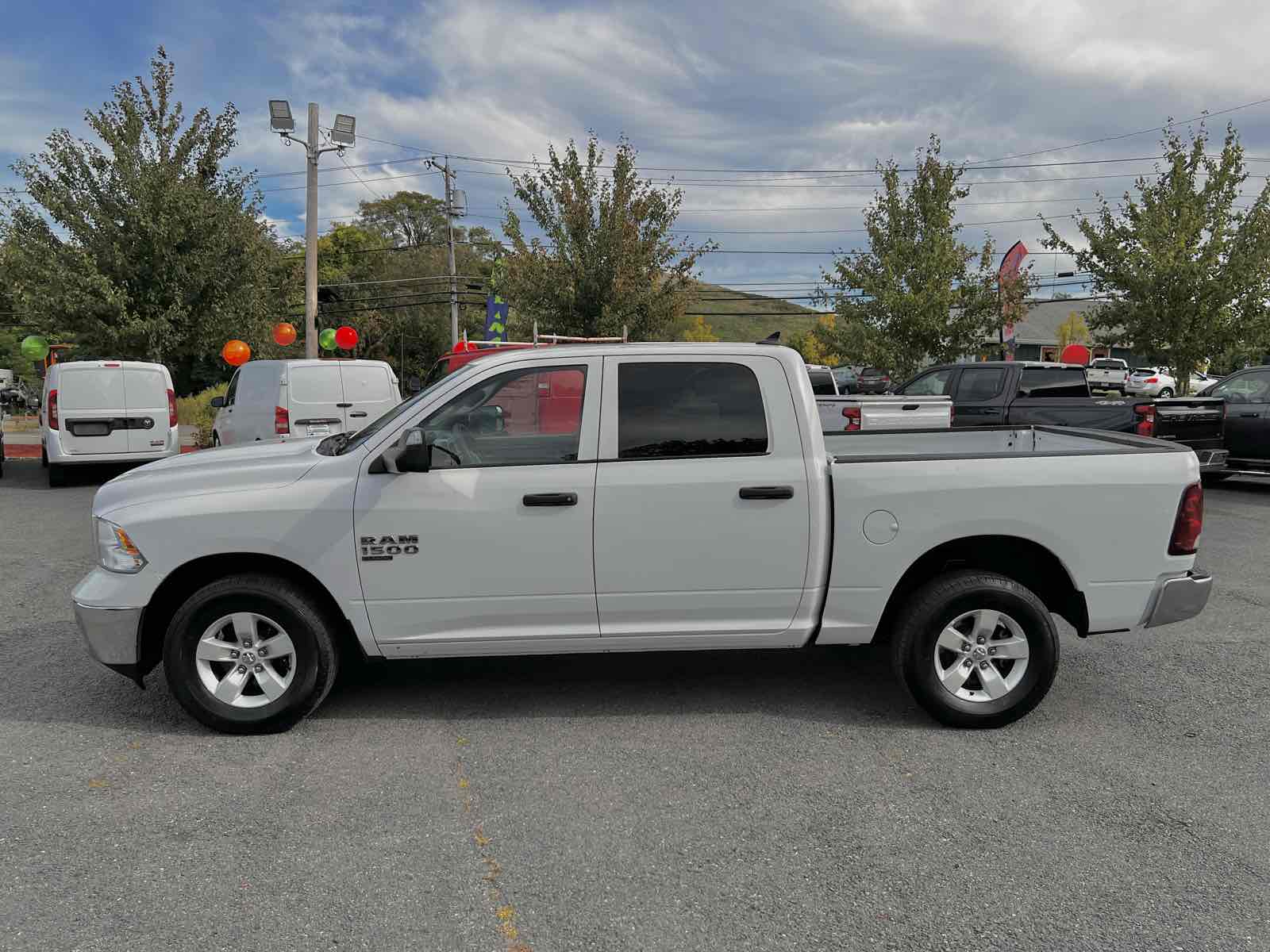 2023 Ram 1500 Classic SLT photo 3