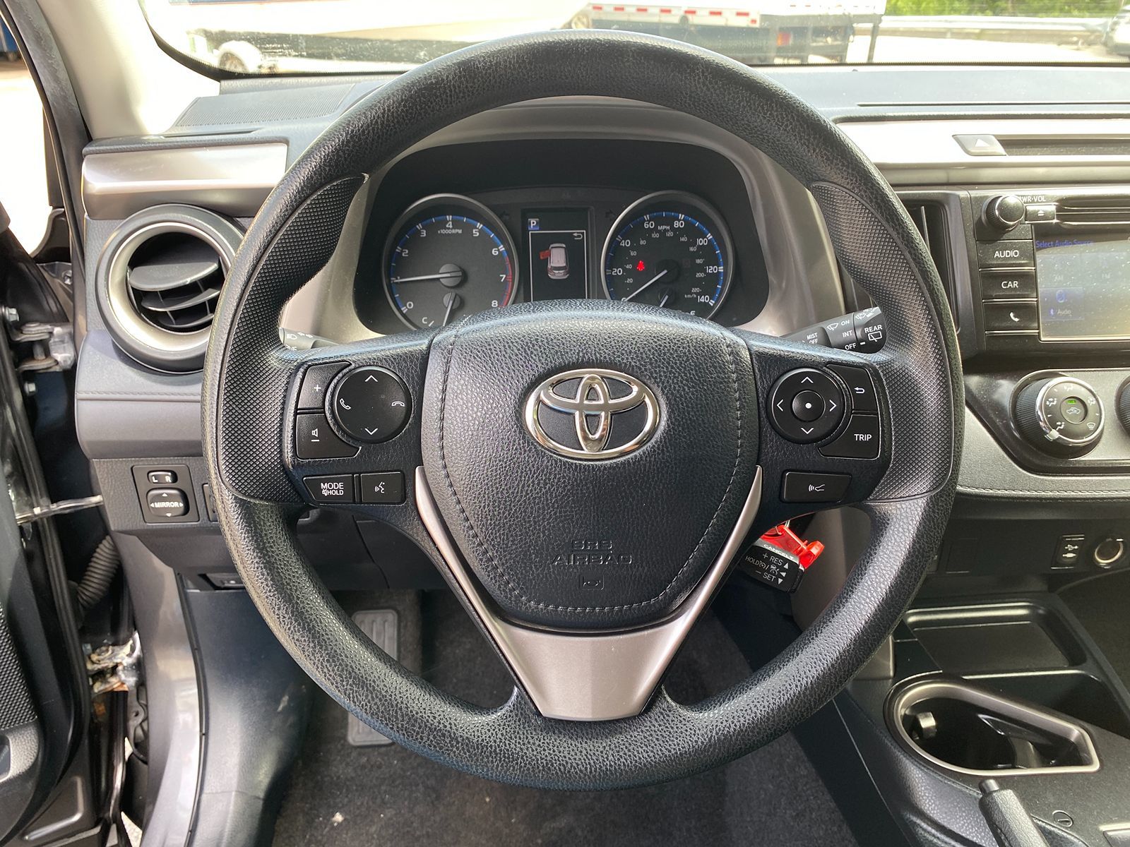 2018 Toyota RAV4 LE photo 11