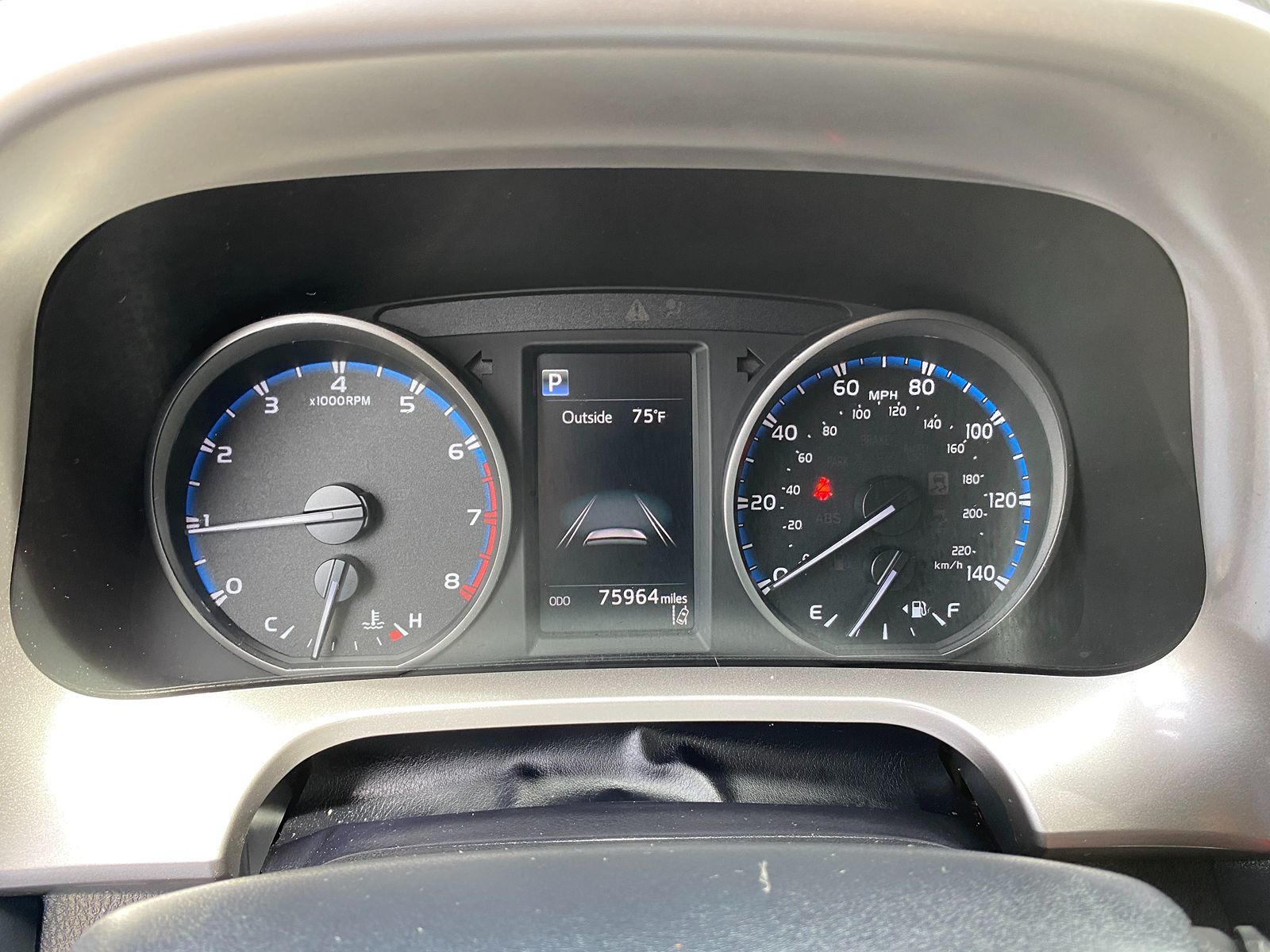 2018 Toyota RAV4 LE photo 14