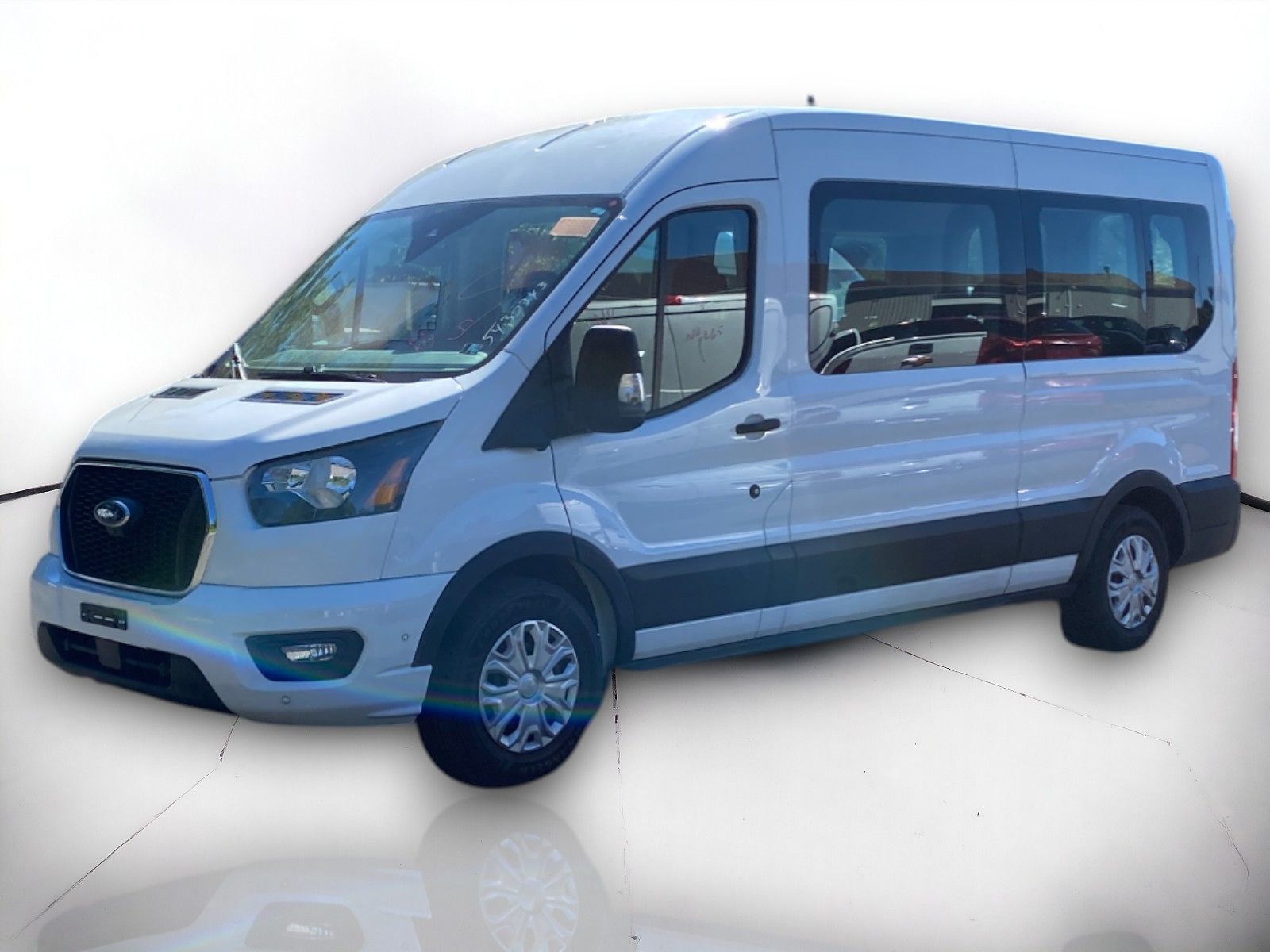 2023 Ford Transit Passenger Van XLT - Photo 2