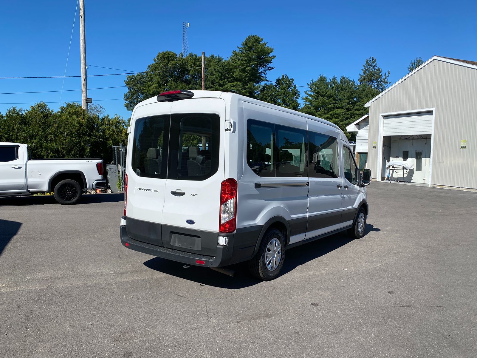 2023 Ford Transit Passenger Van XLT - Photo 5