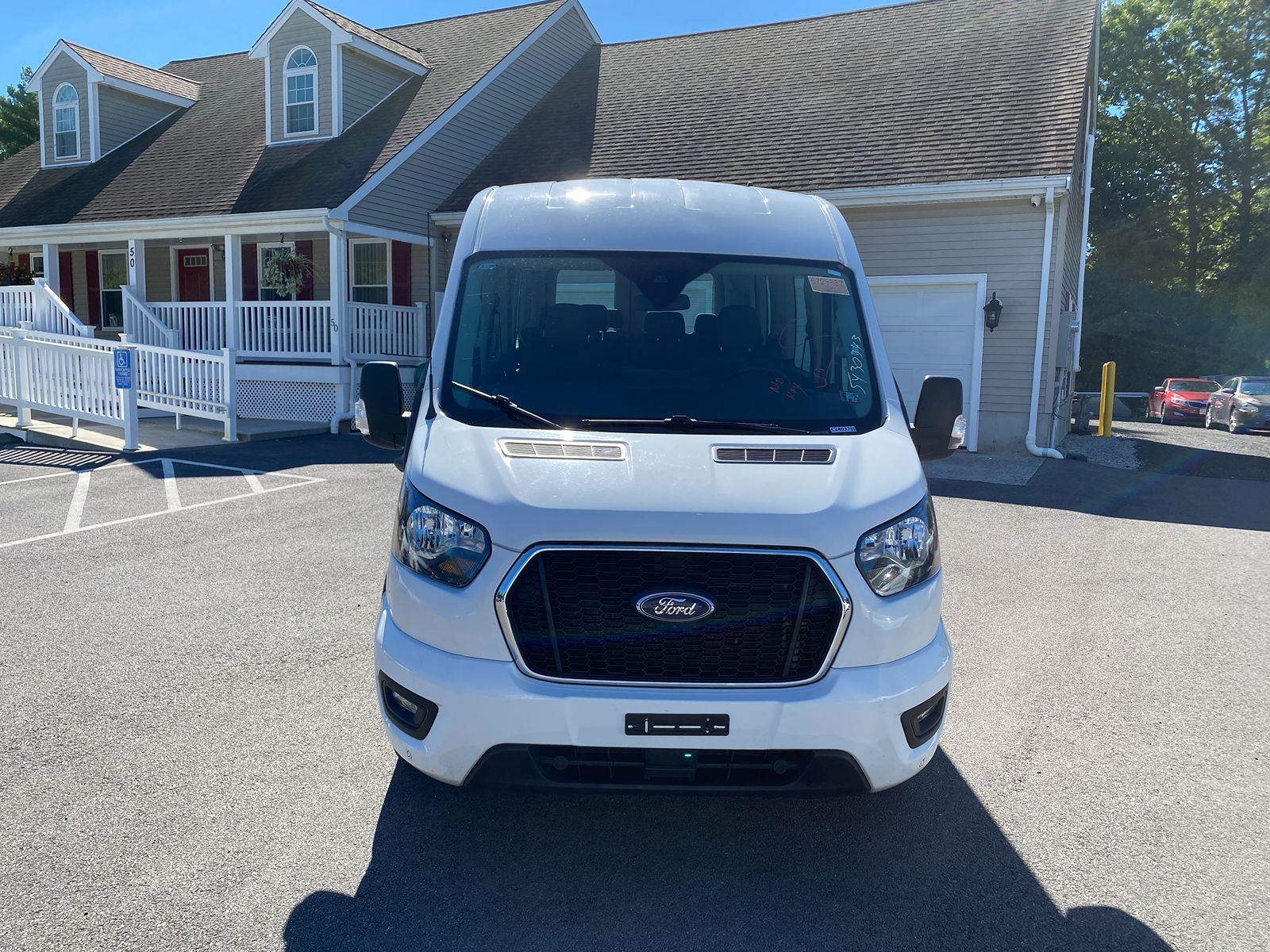 2023 Ford Transit Passenger Van XLT - Photo 3