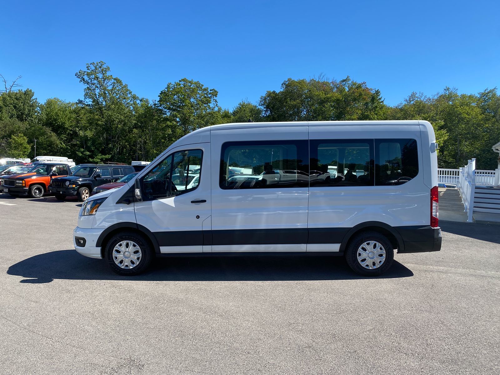 2023 Ford Transit Passenger Van XLT - Photo 9