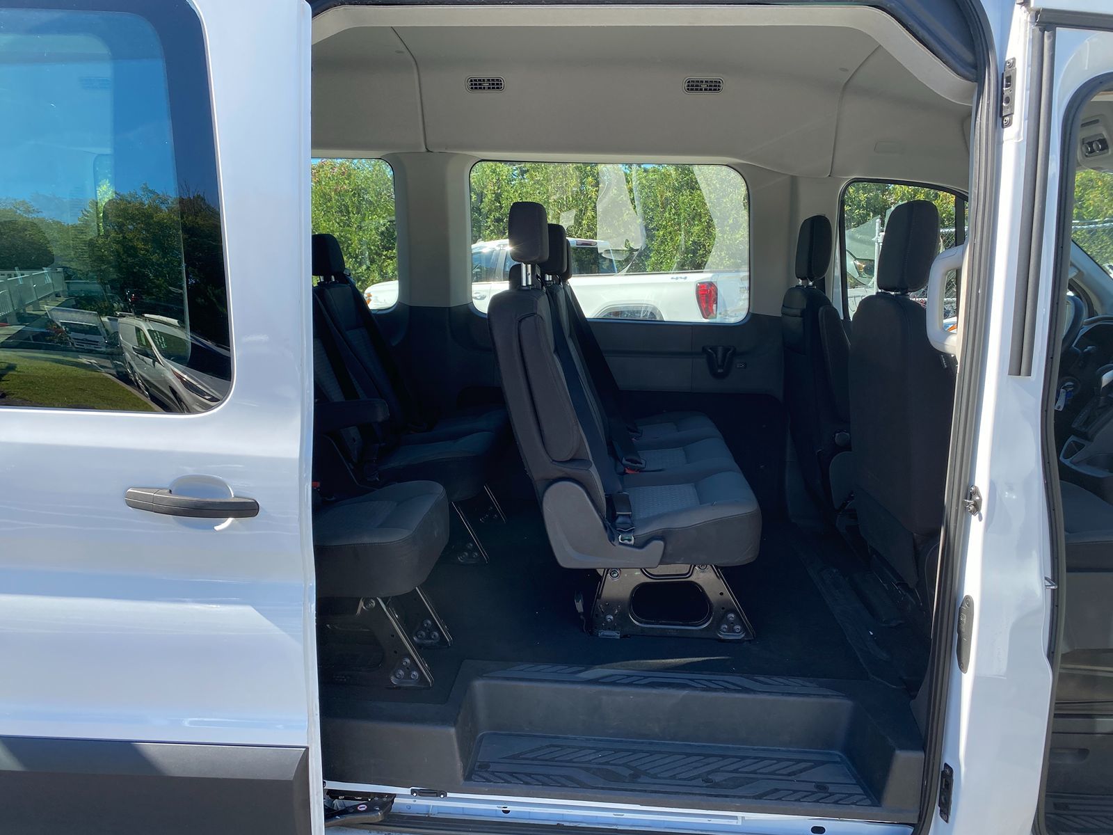 2023 Ford Transit Passenger Van XLT - Photo 26