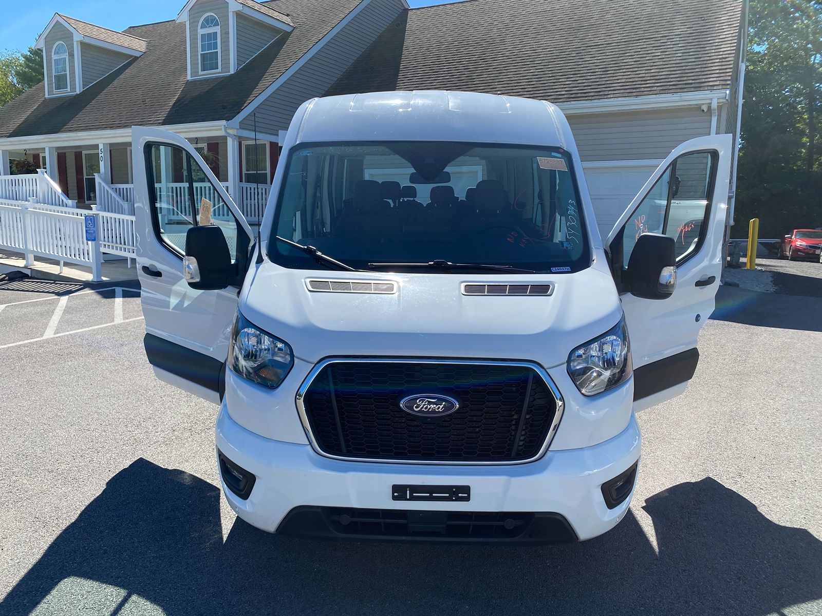 2023 Ford Transit Passenger Van XLT - Photo 30
