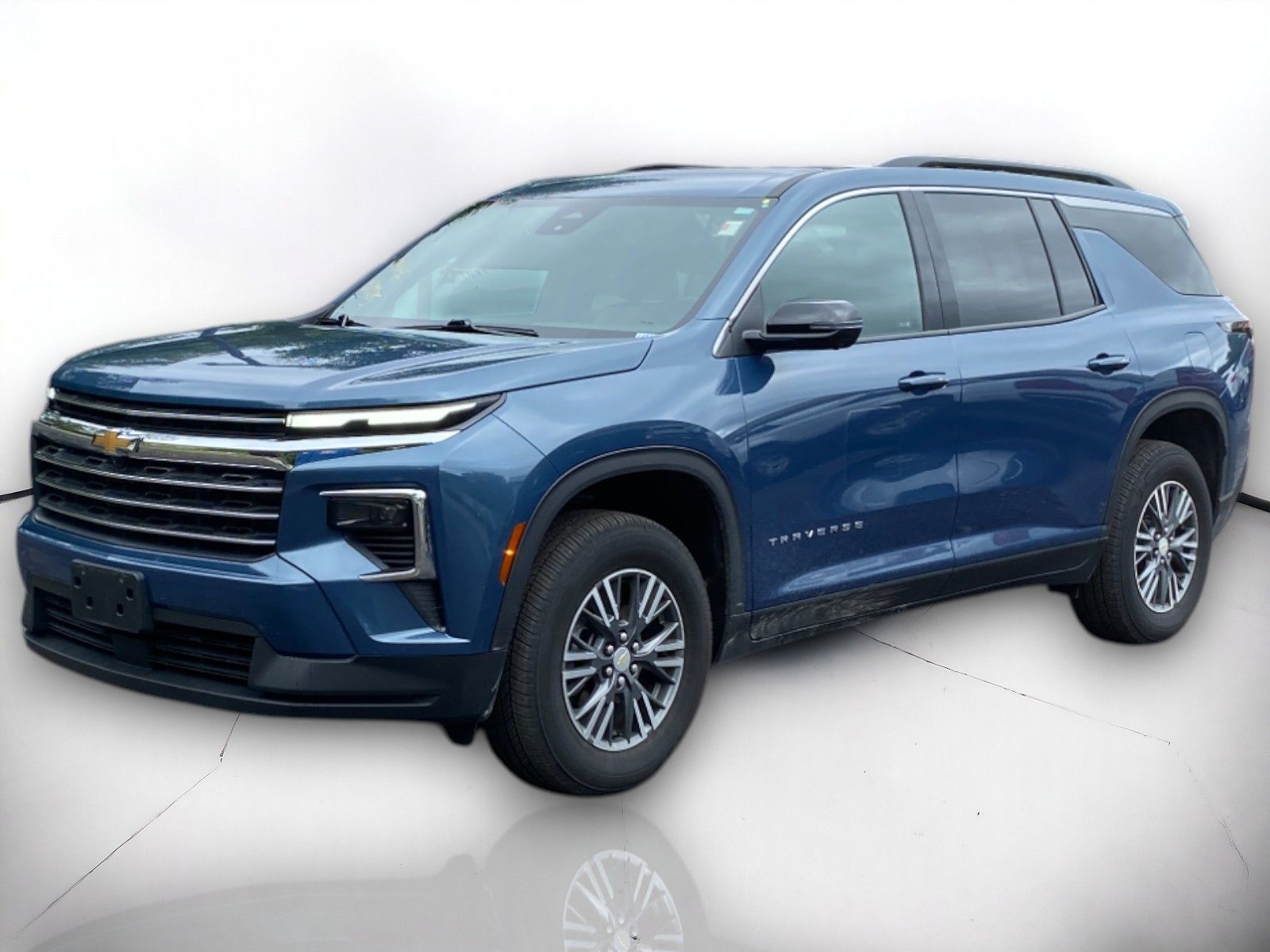 2024 Chevrolet Traverse photo 2