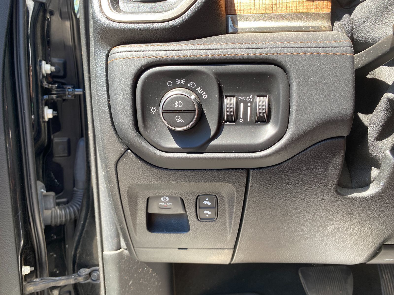 2021 Ram 1500 Longhorn photo 12