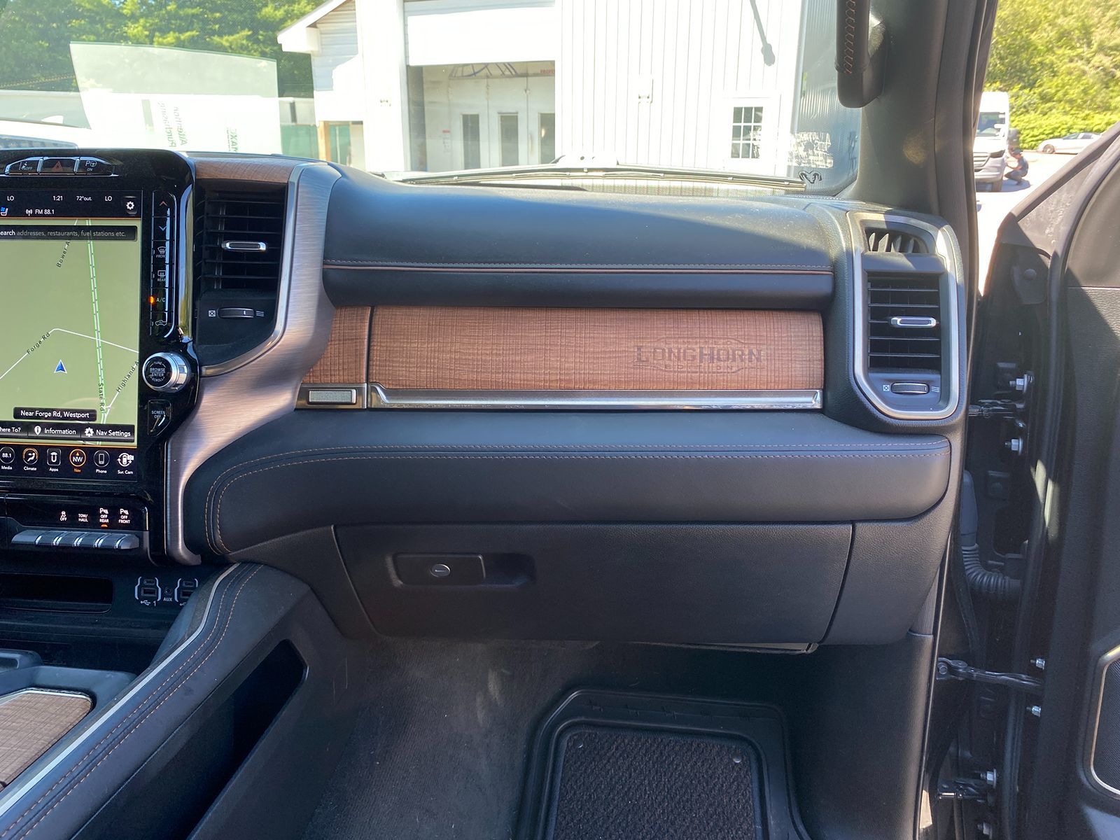 2021 Ram 1500 Longhorn photo 26