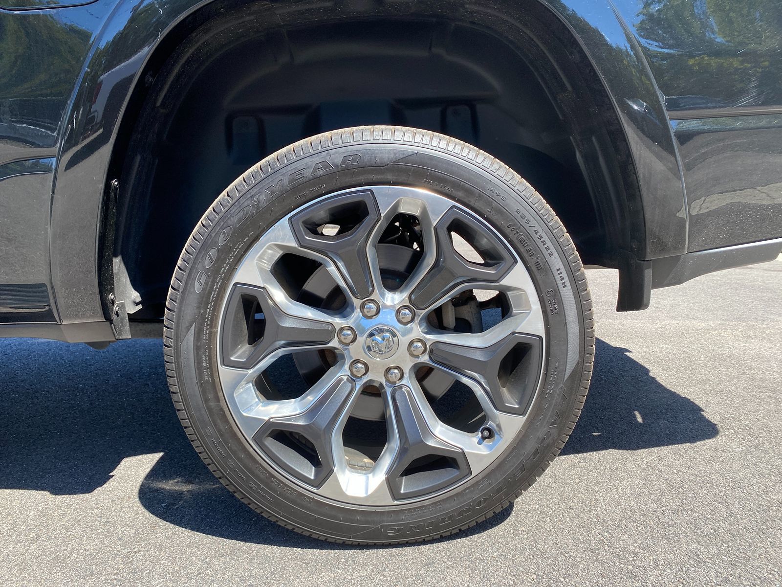 2021 Ram 1500 Longhorn photo 28