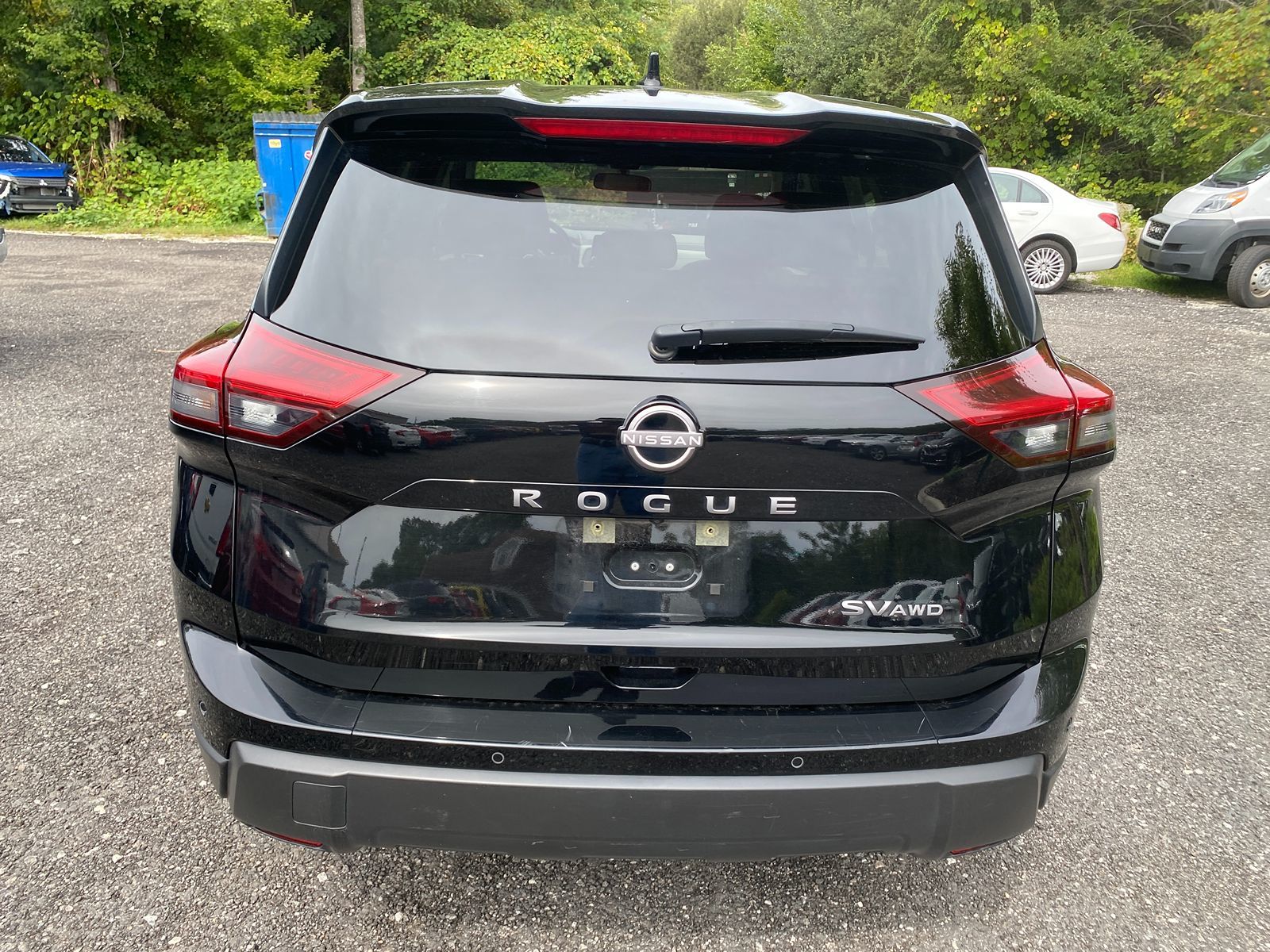 2024 Nissan Rogue SV photo 3