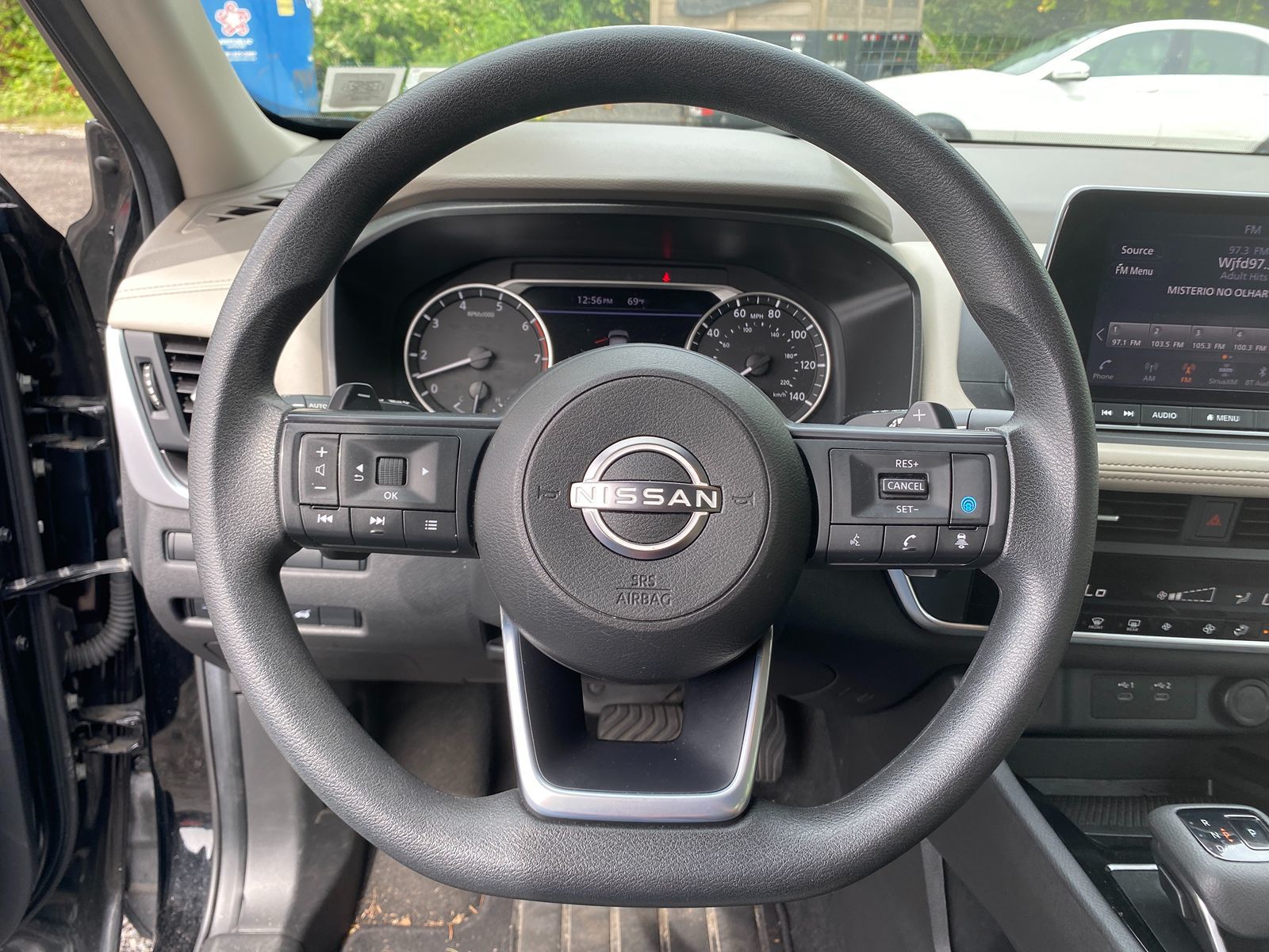 2024 Nissan Rogue SV photo 10
