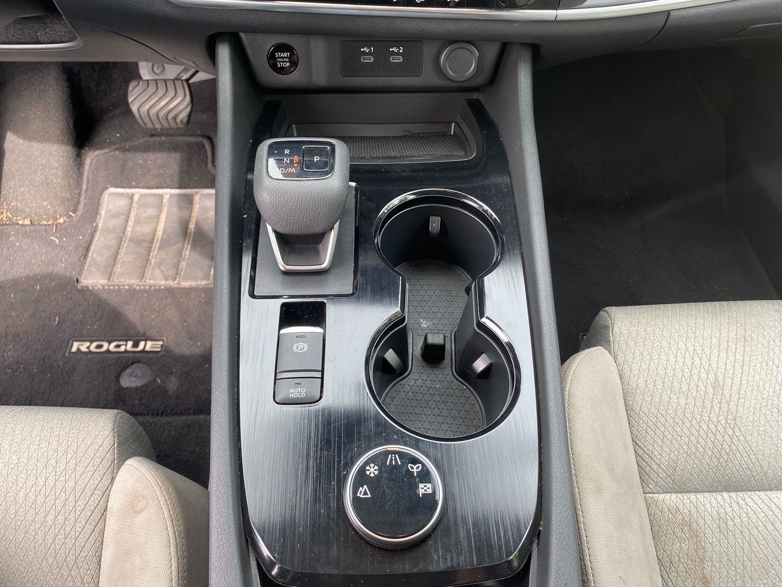 2024 Nissan Rogue SV photo 16