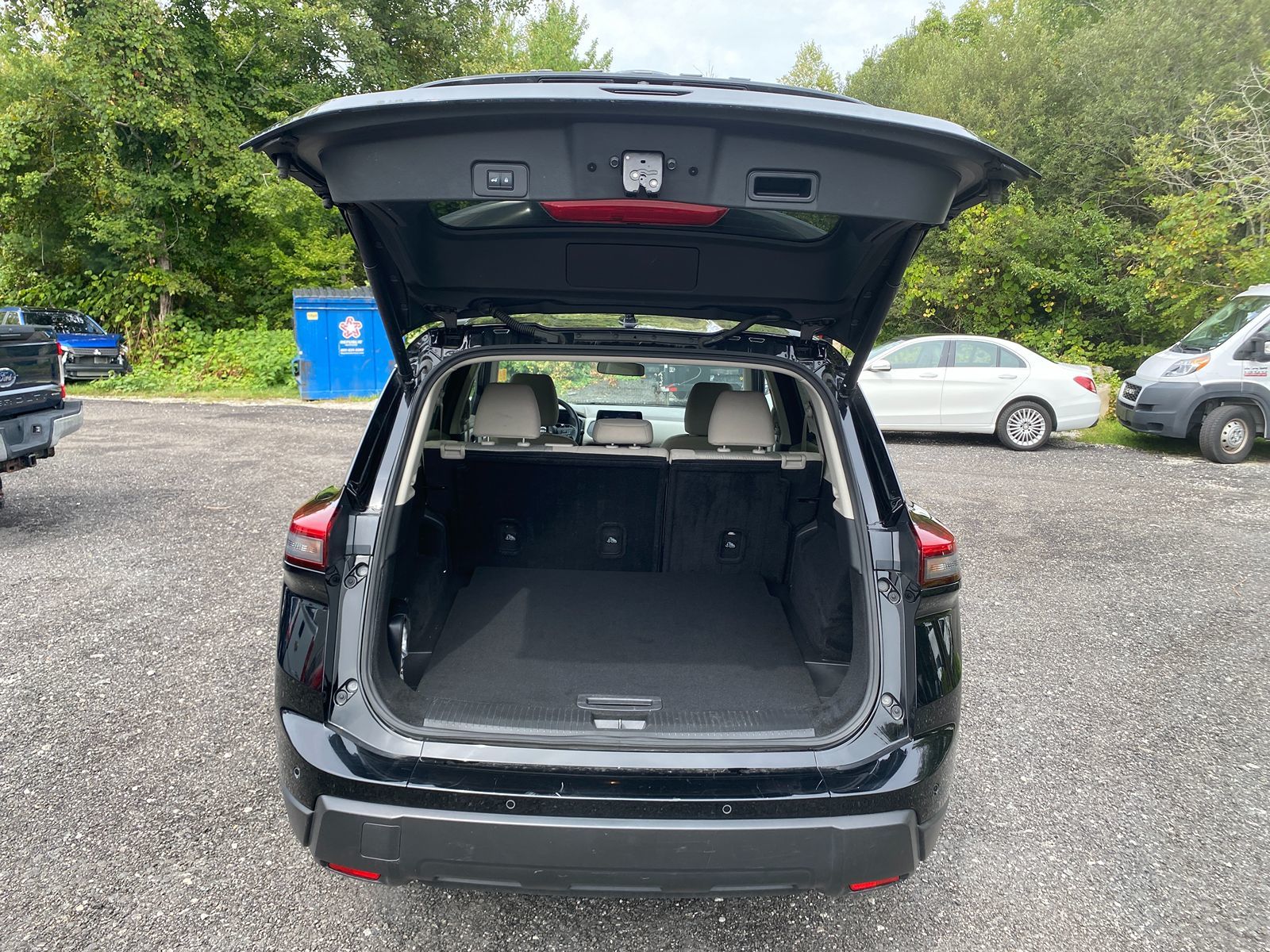 2024 Nissan Rogue SV photo 18