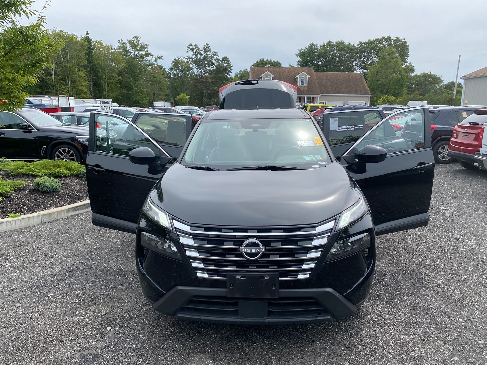 2024 Nissan Rogue SV photo 23