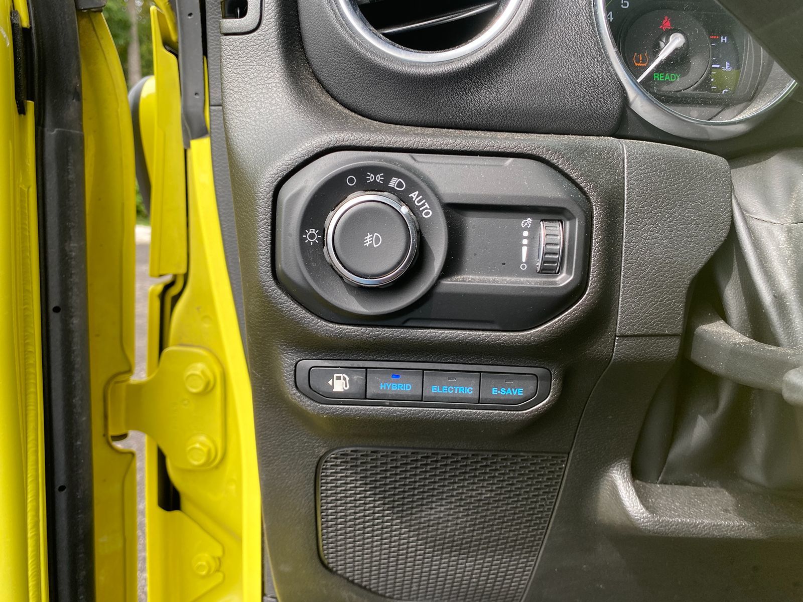 2023 Jeep Wrangler 4xe Sahara photo 11