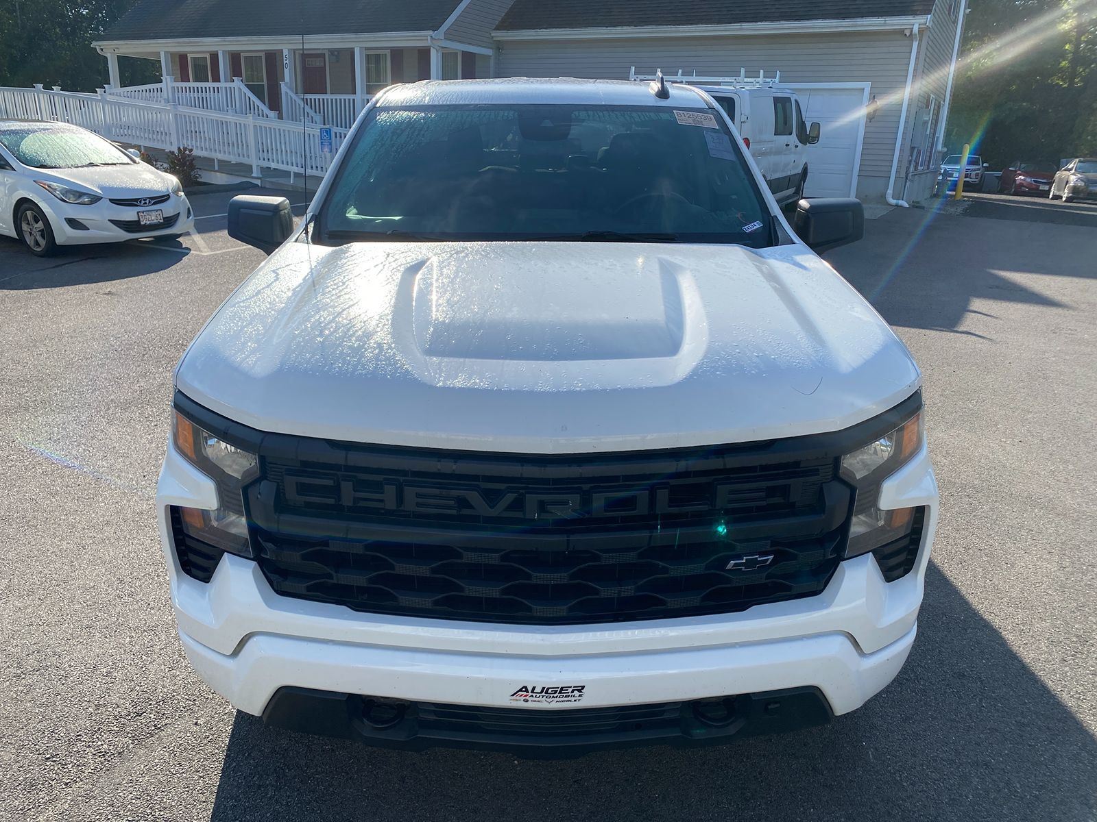 2023 Chevrolet Silverado 1500 Custom photo 3