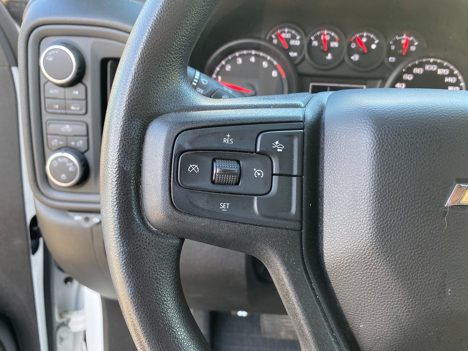 2023 Chevrolet Silverado 1500 Custom photo 14