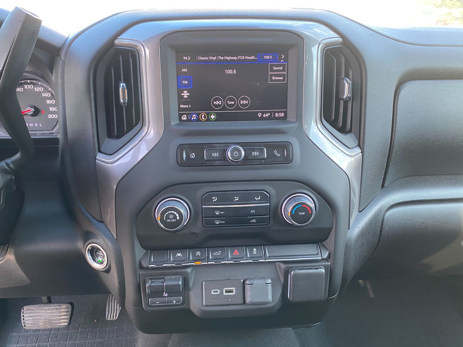 2023 Chevrolet Silverado 1500 Custom photo 16