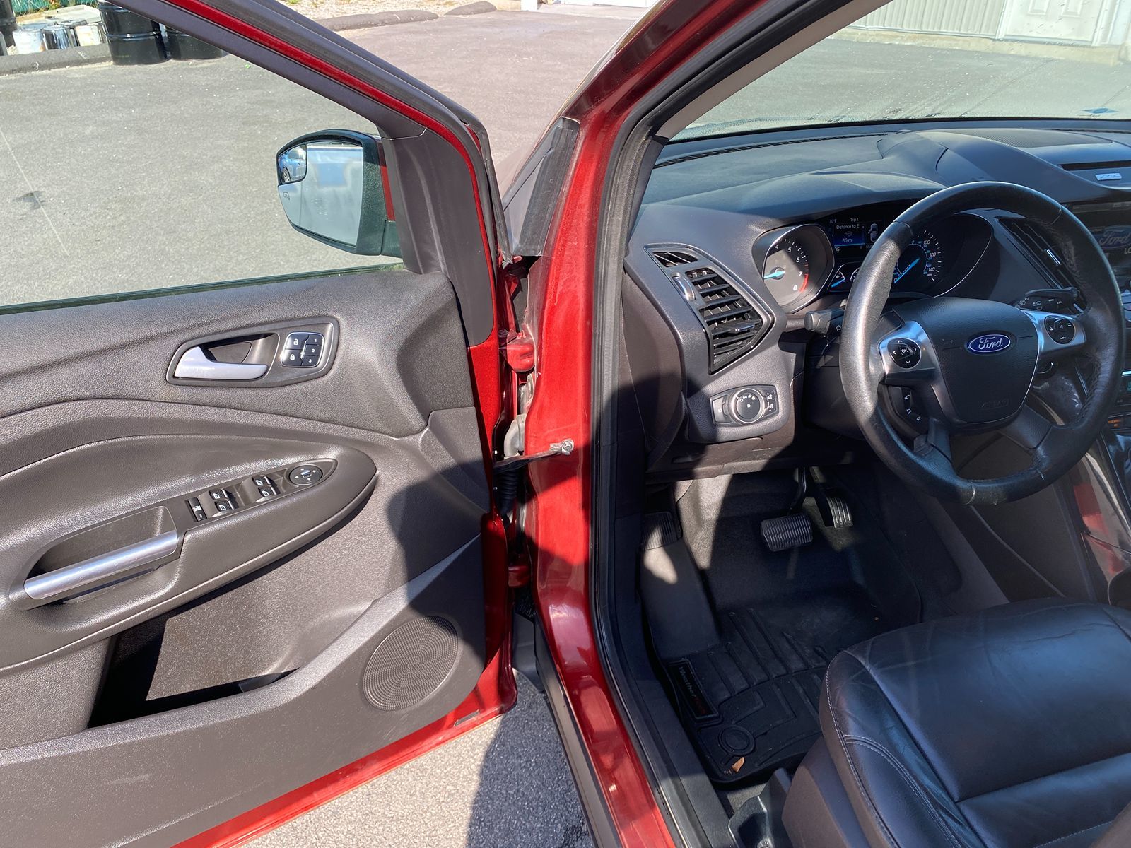 2015 Ford Escape Titanium photo 9