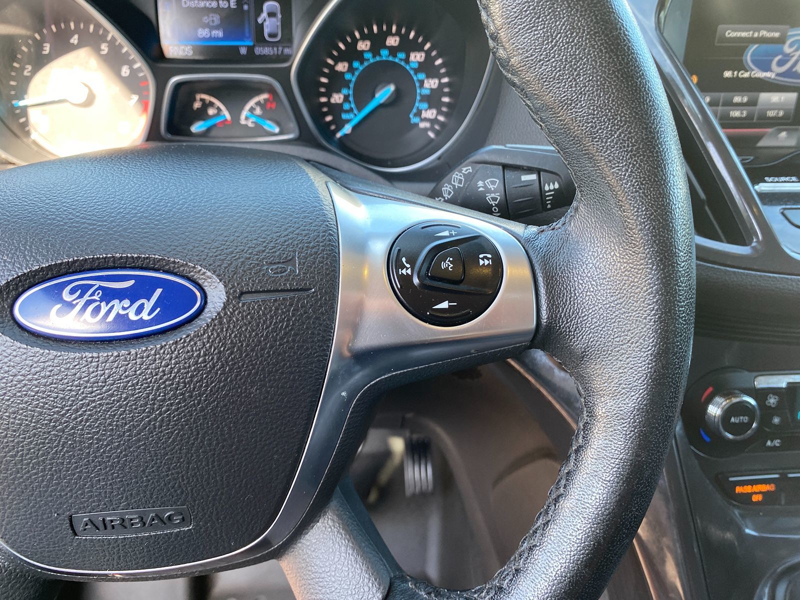 2015 Ford Escape Titanium photo 14
