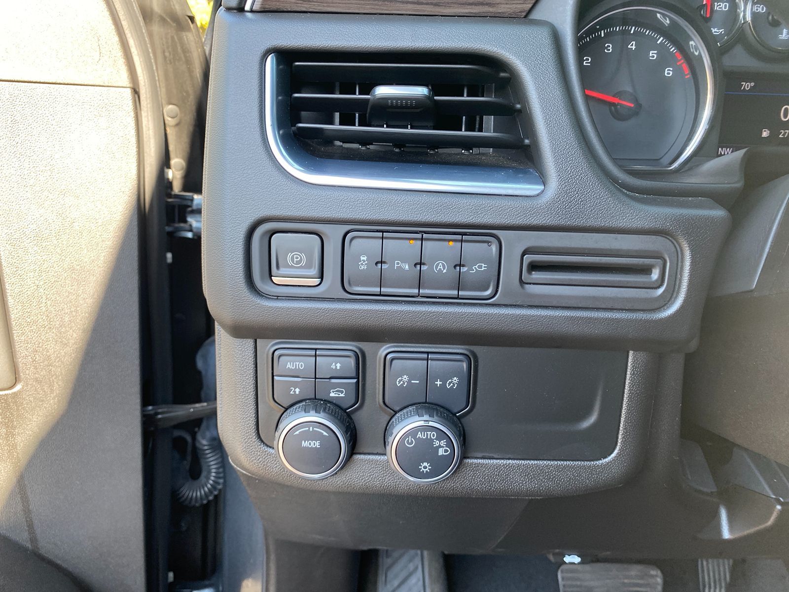 2021 Chevrolet Tahoe LT photo 12