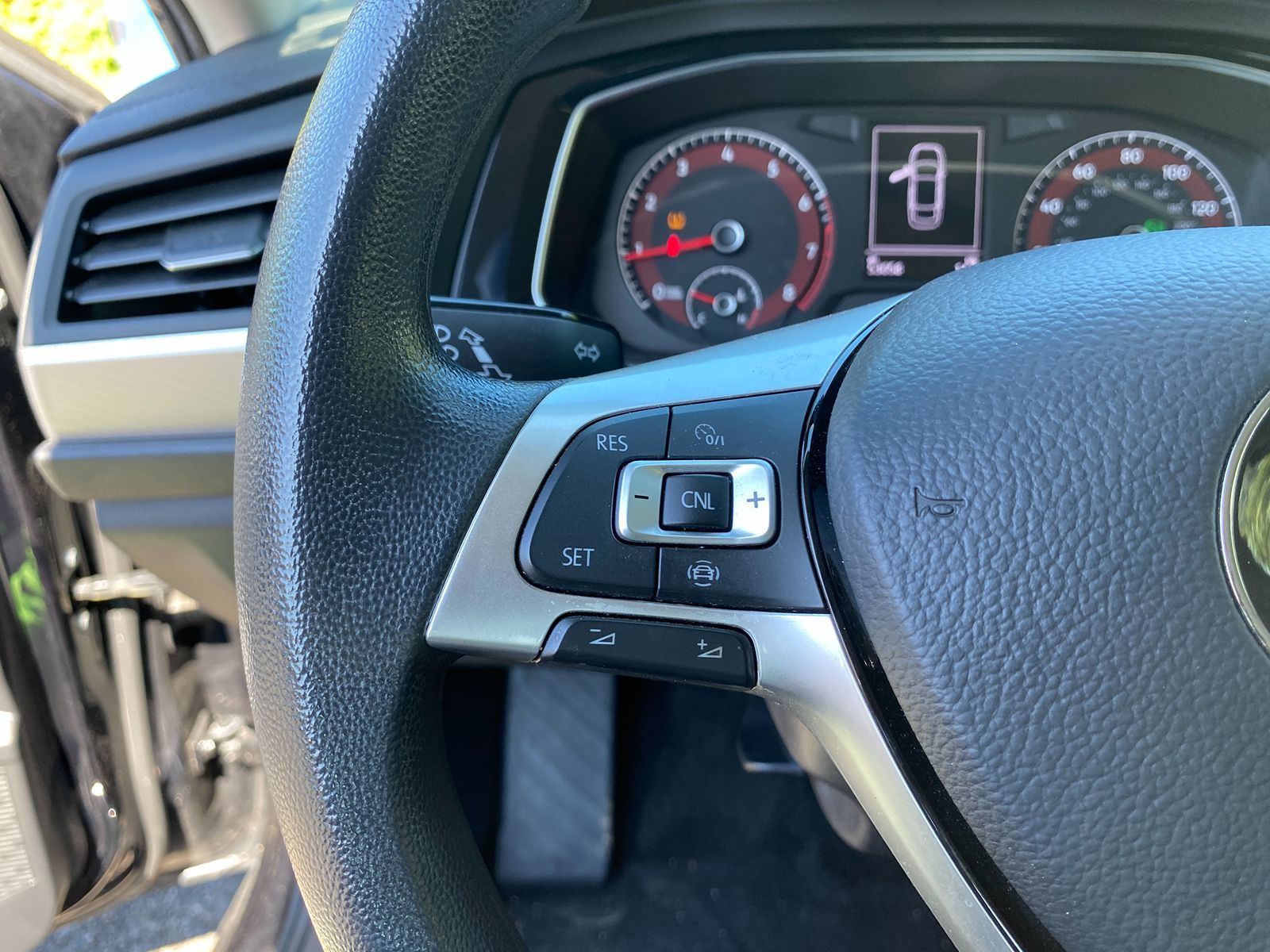 2019 Volkswagen Jetta SE R-Line photo 13
