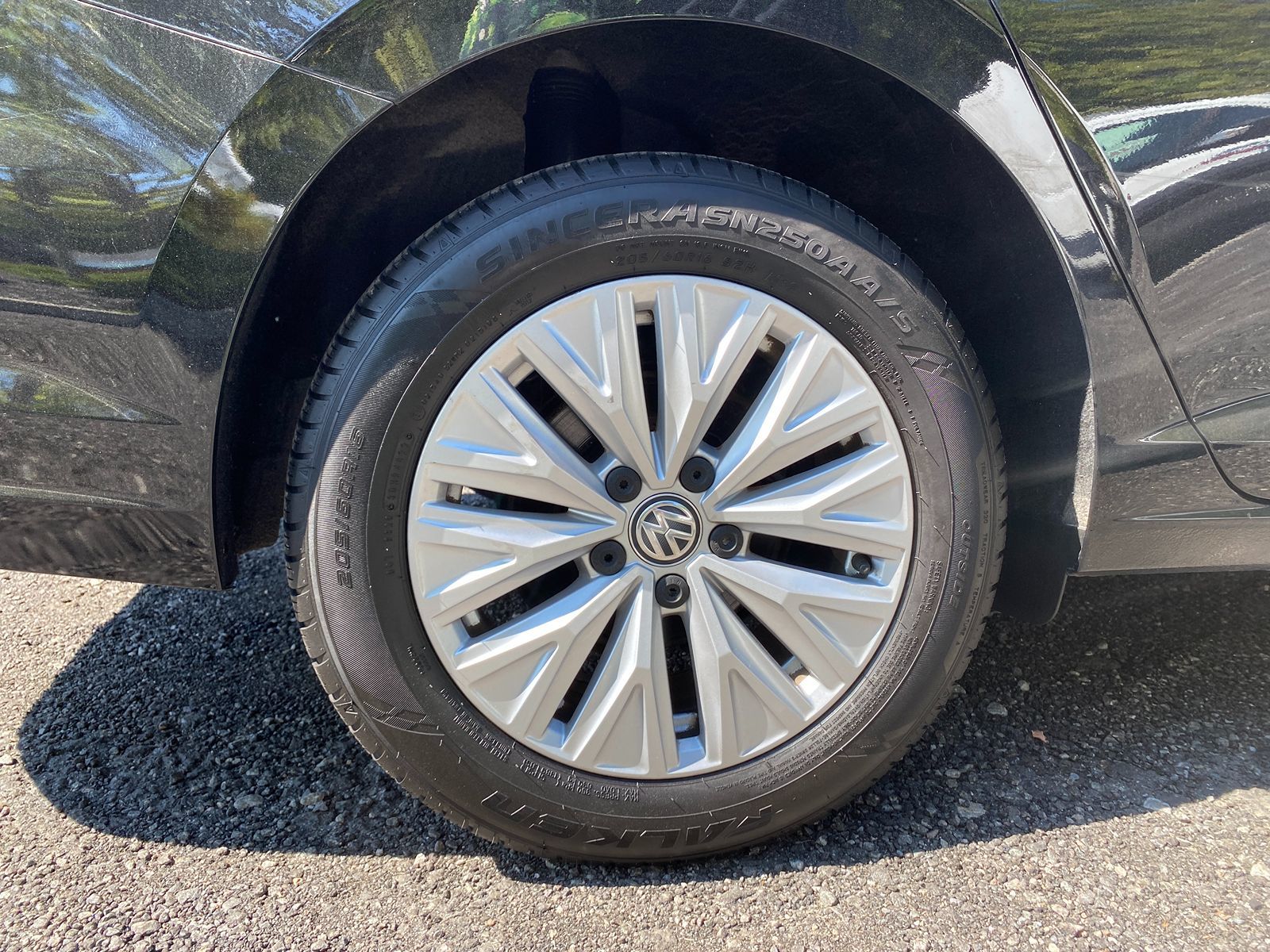 2019 Volkswagen Jetta SE R-Line photo 25