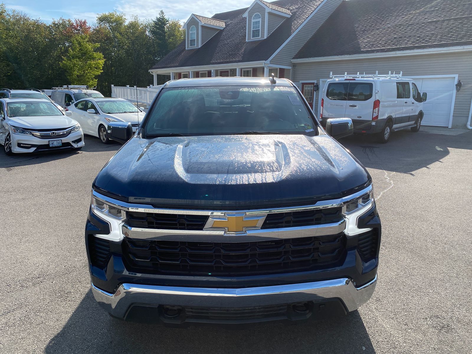 2022 Chevrolet Silverado 1500 LT photo 3