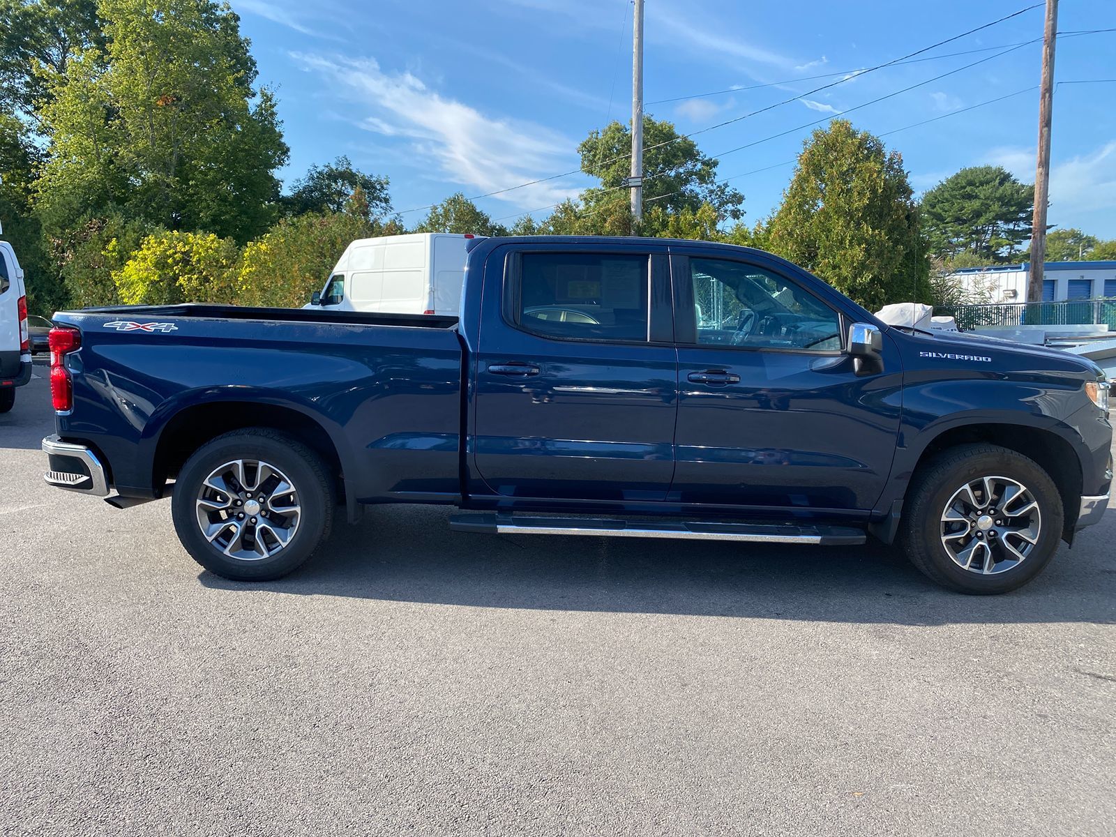 2022 Chevrolet Silverado 1500 LT photo 4