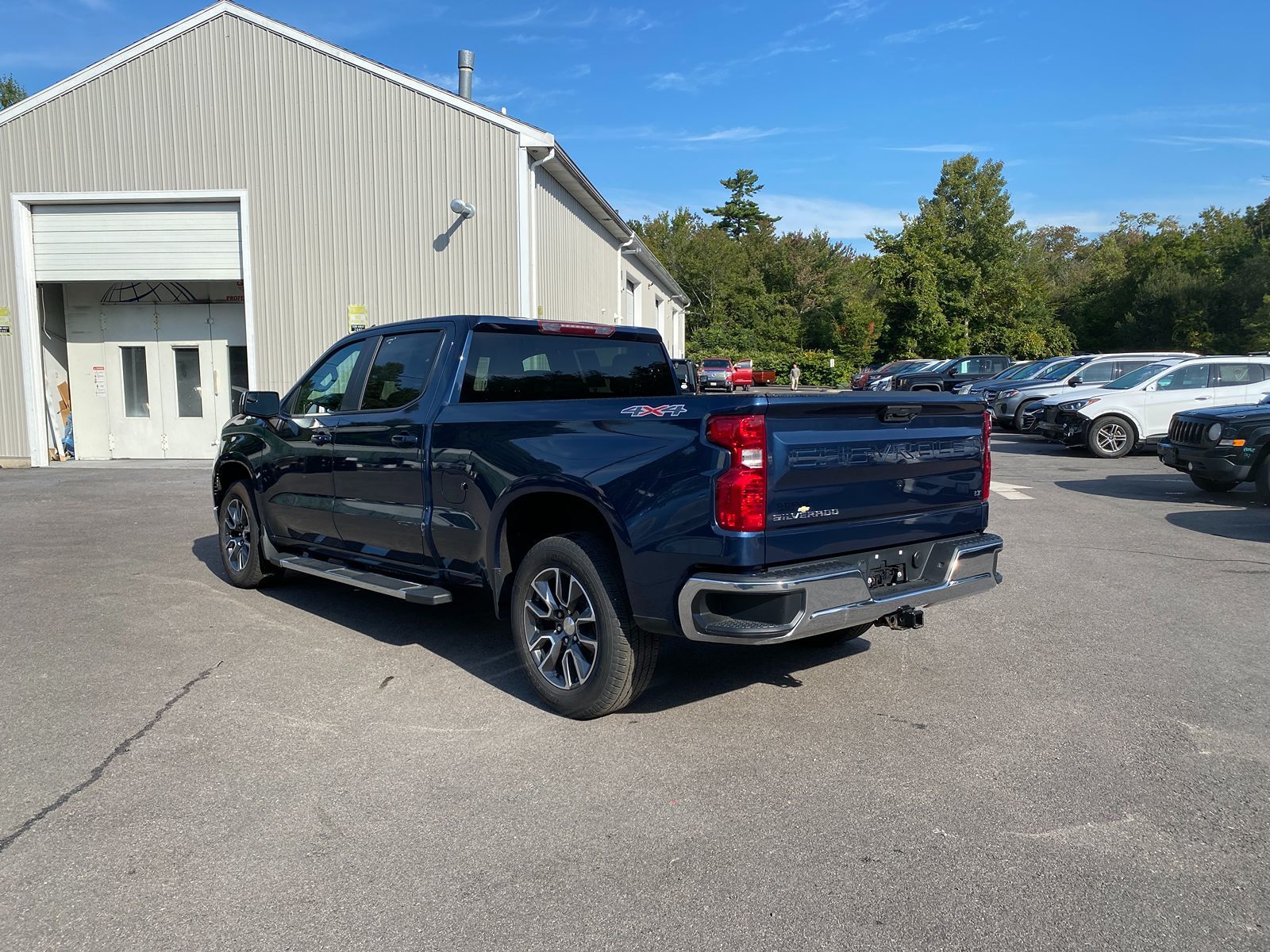 2022 Chevrolet Silverado 1500 LT photo 7