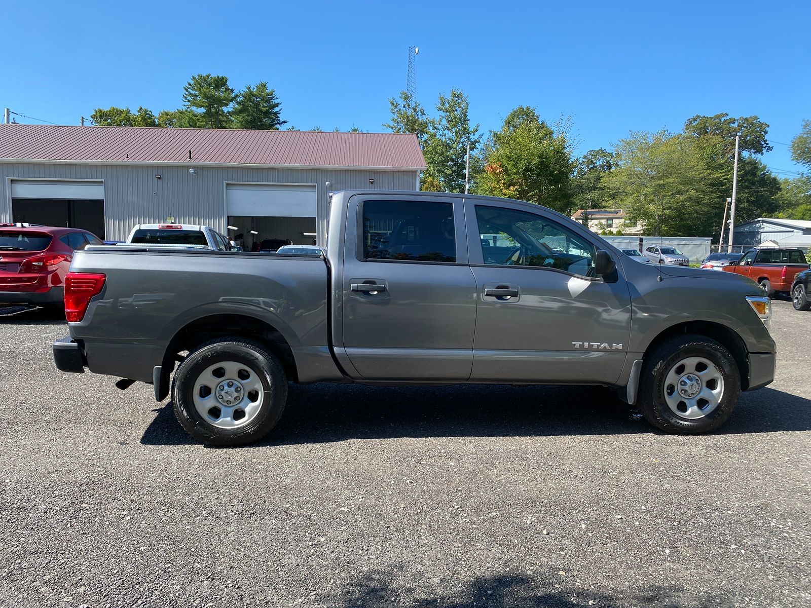 2020 Nissan Titan S photo 4