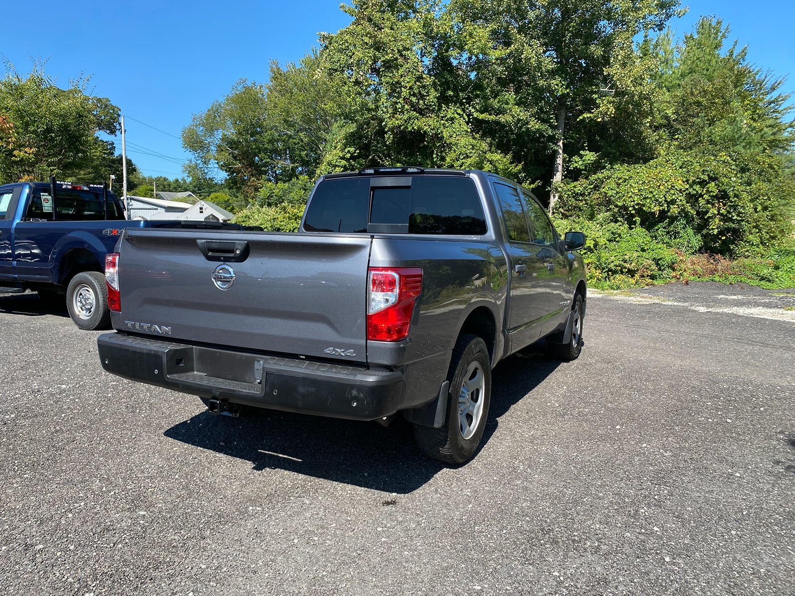 2020 Nissan Titan S photo 5