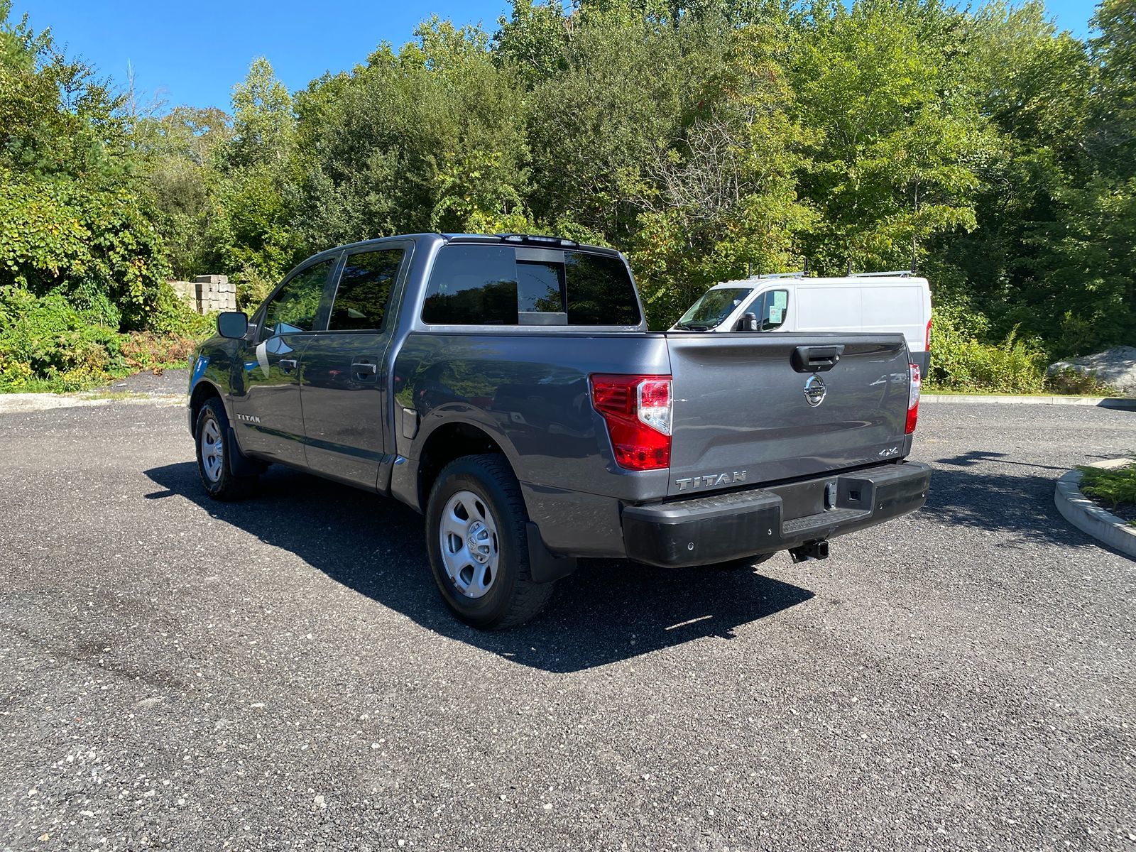 2020 Nissan Titan S photo 7