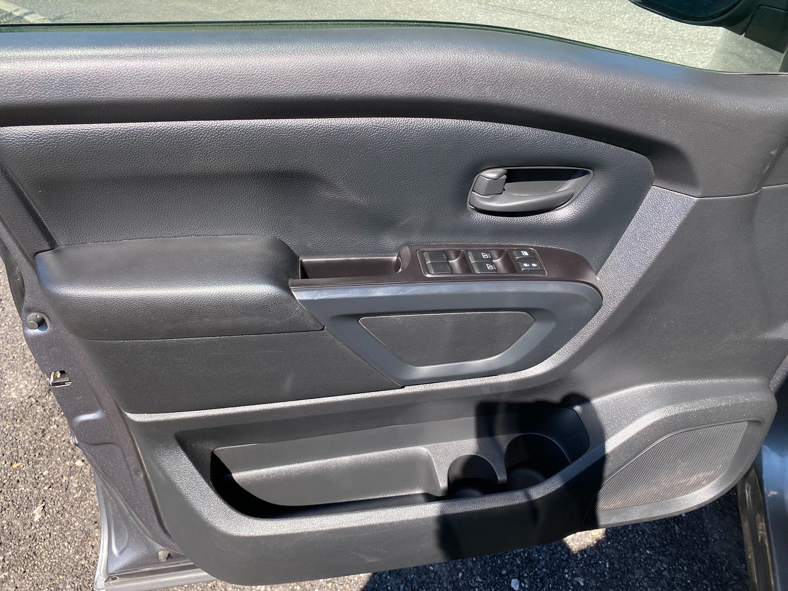 2020 Nissan Titan S photo 10