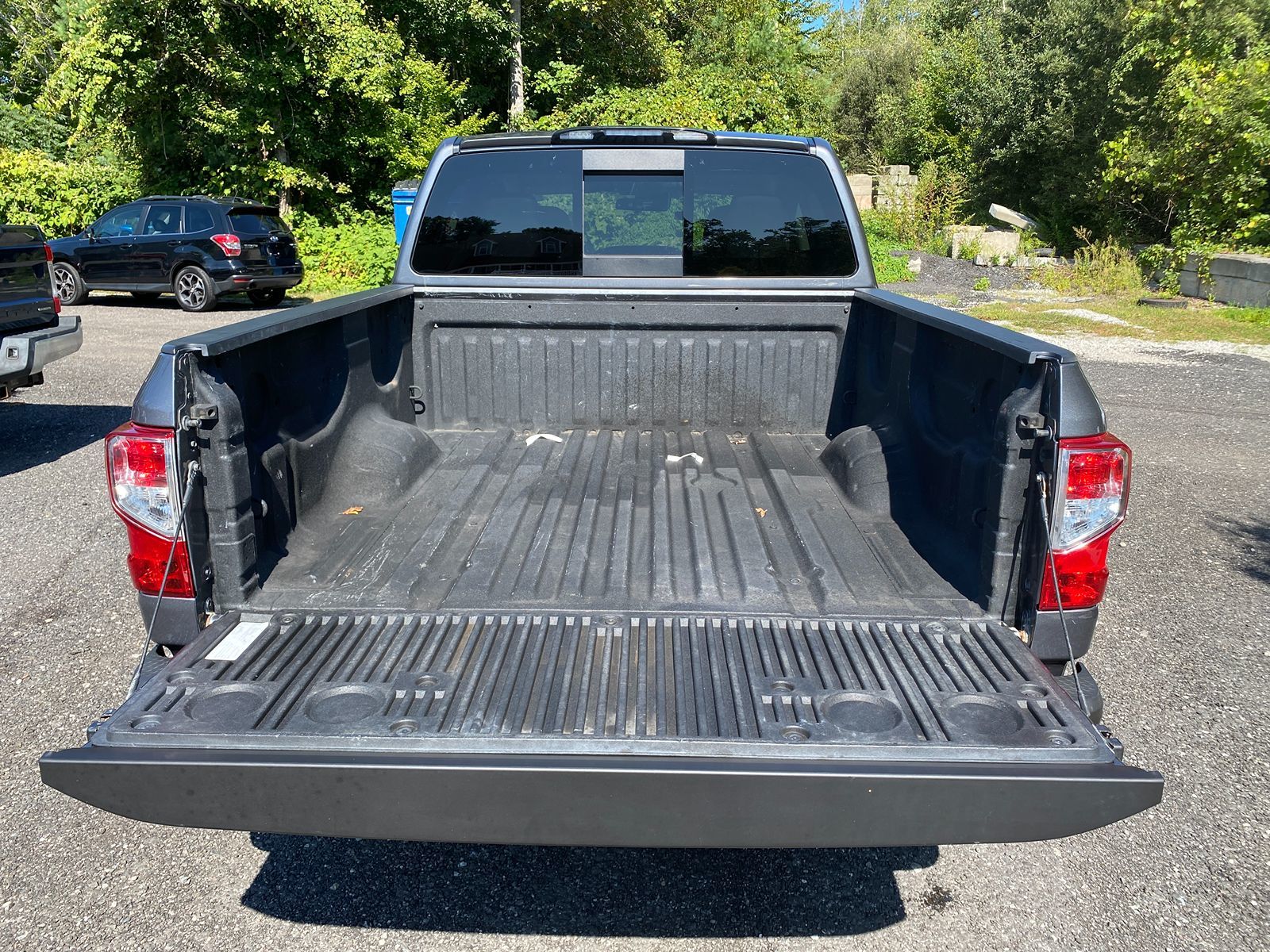 2020 Nissan Titan S photo 21