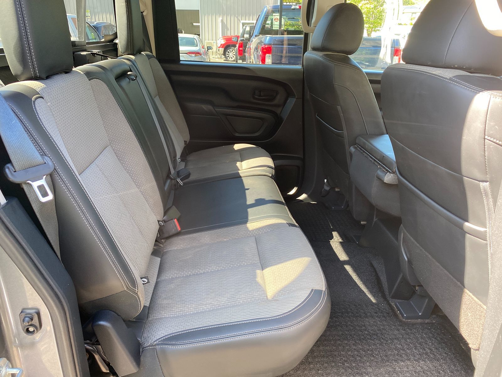 2020 Nissan Titan S photo 23