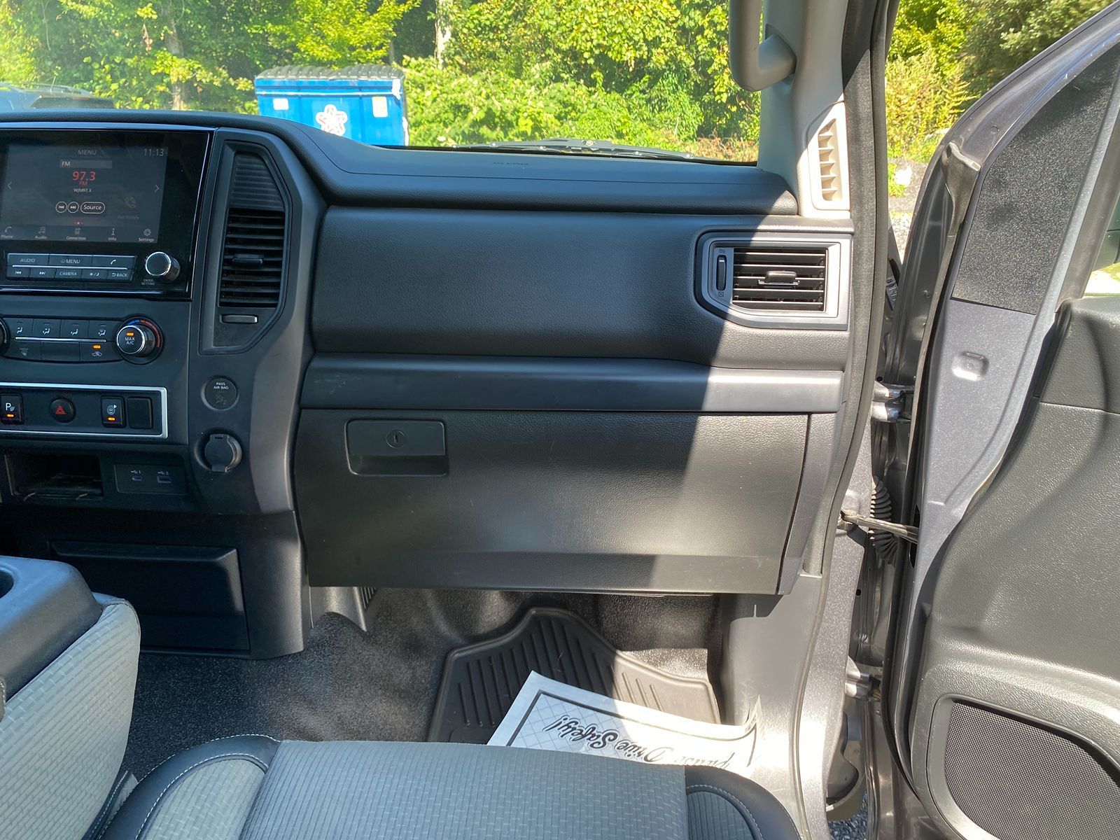 2020 Nissan Titan S photo 24