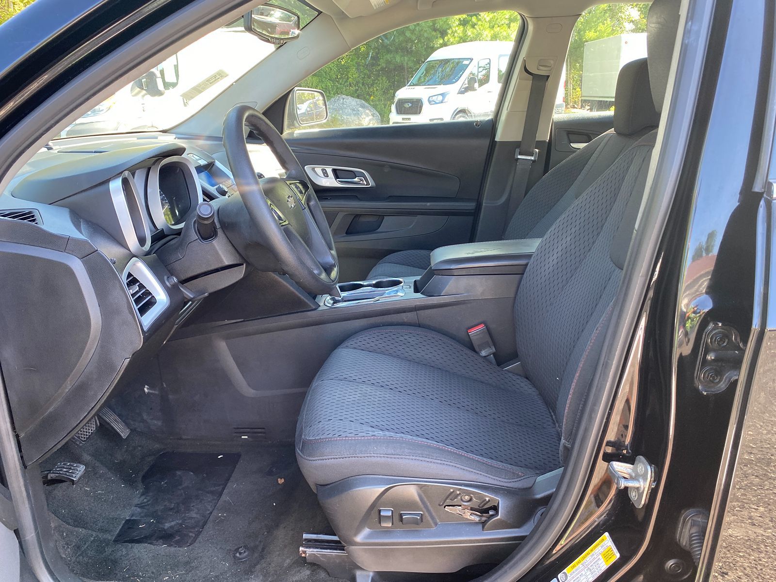 2012 Chevrolet Equinox LS photo 9