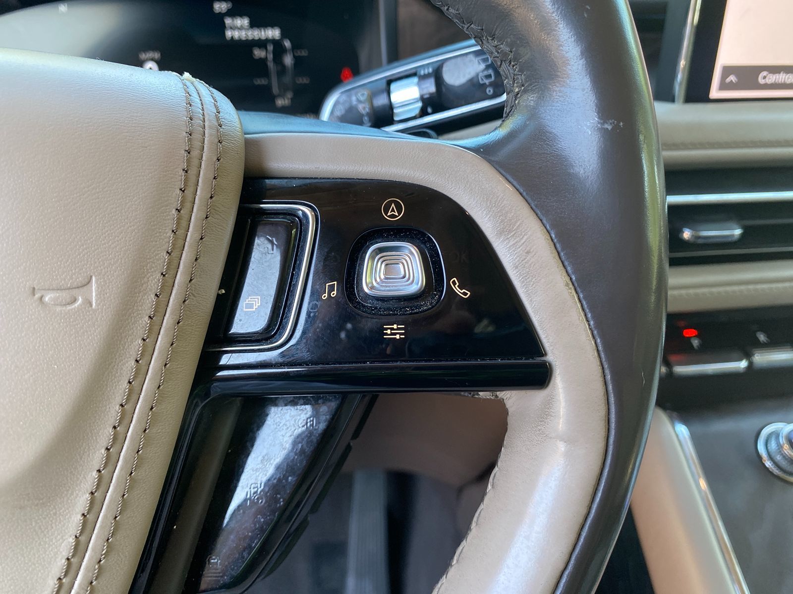 2020 Lincoln Aviator Reserve photo 14