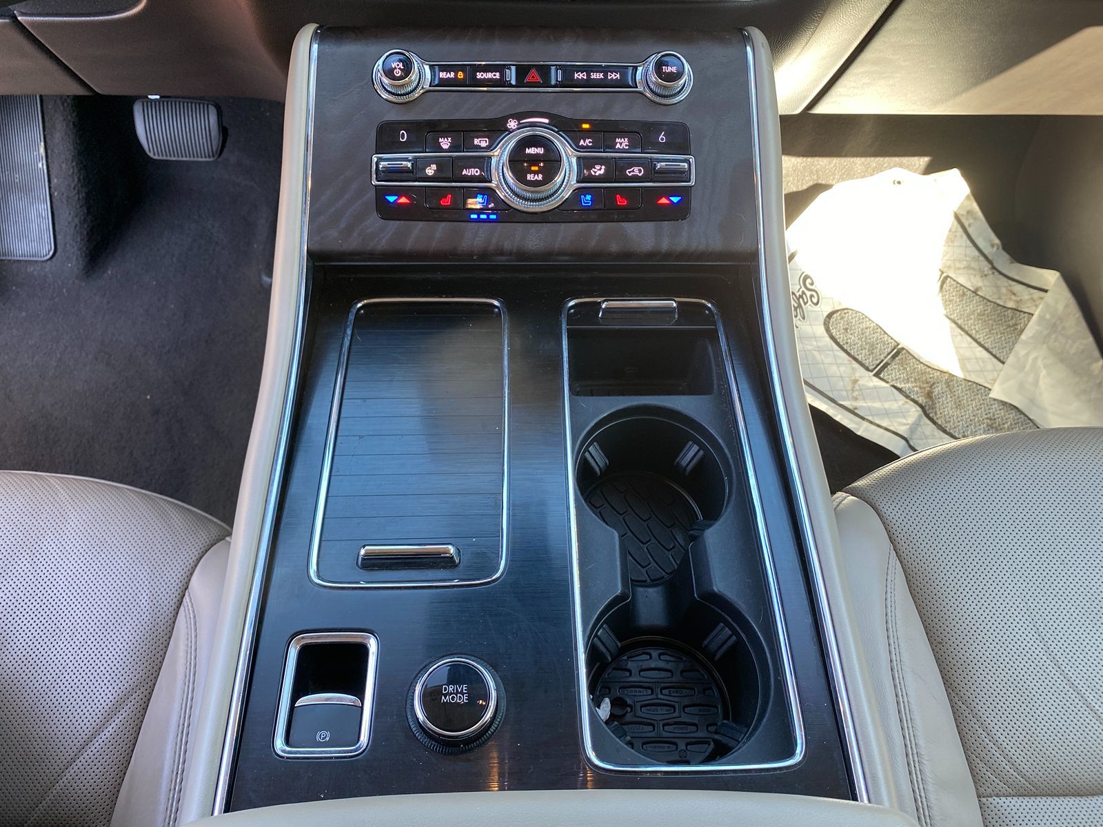 2020 Lincoln Aviator Reserve photo 17